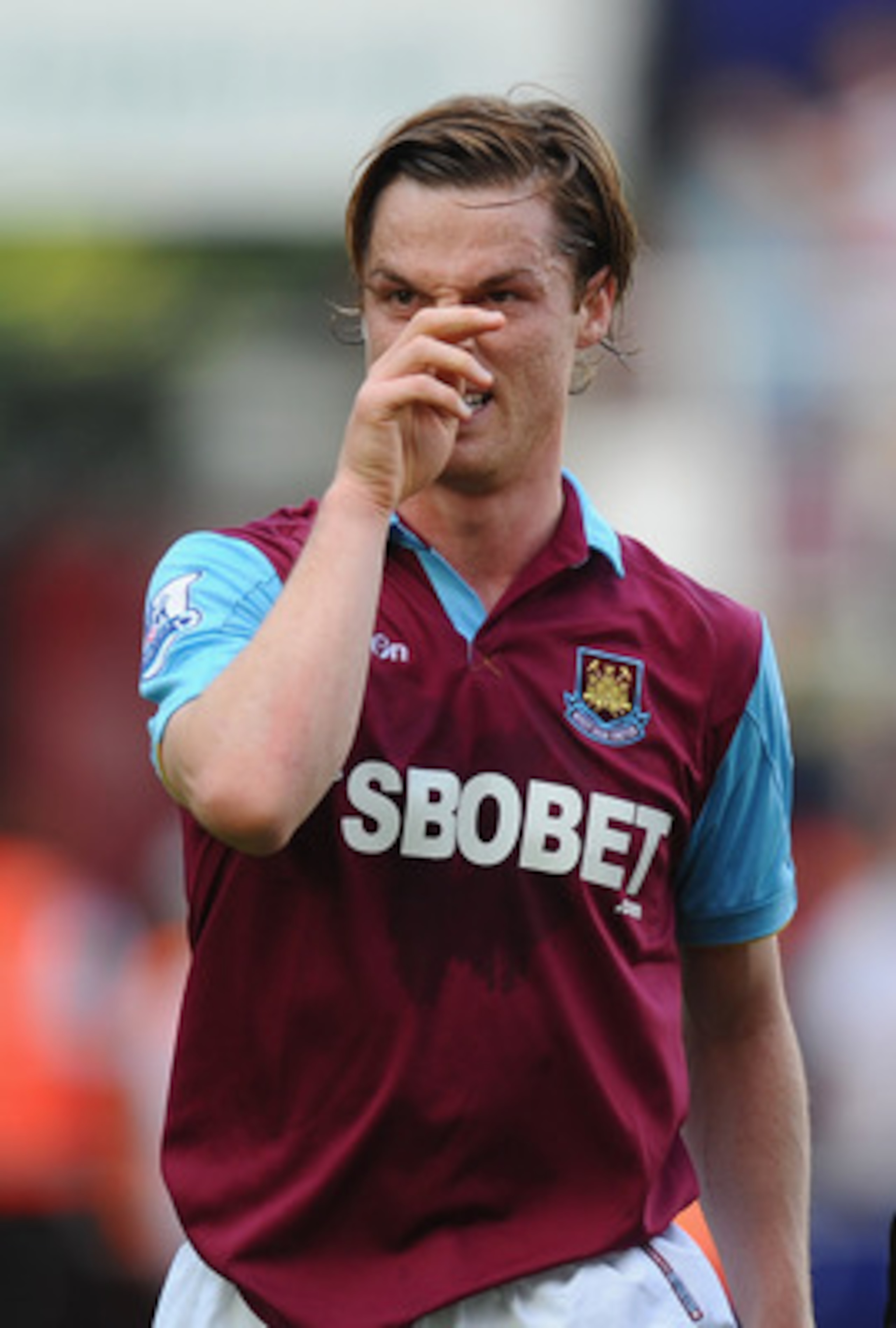LONDON, ENGLAND - MAY 22:  Scott Parker of West Ham walks off at the end of the Barclays Premier League match between West Ham United and Sunderland at Boleyn Ground on May 22, 2011 in London, England.  (Photo by Mike Hewitt/Getty Images)