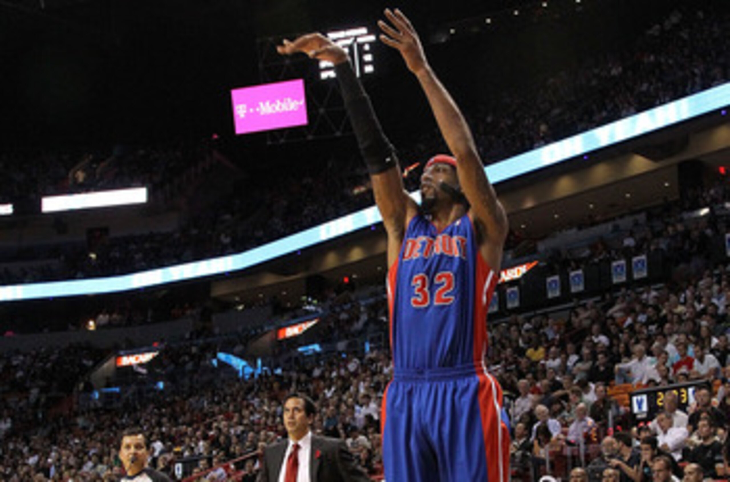 MIAMI, FL - DECEMBER 01: Richard Hamilton #32 of the Detroit Pistons shoots a jumpshot  during a game against the Miami Heat at American Airlines Arena on December 1, 2010 in Miami, Florida. NOTE TO USER: User expressly acknowledges and agrees that, by do