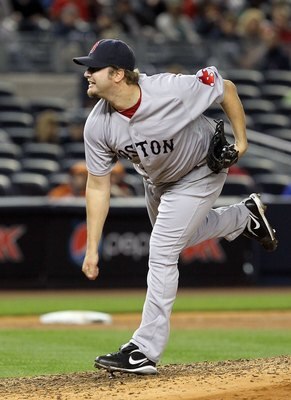 NEW YORK, NY - MAY 14:  Matt Albers #32 of the Boston Red Sox delivers a pitch against the New York Yankees on May 14, 2011 at Yankee Stadium in the Bronx borough of New York City.  (Photo by Jim McIsaac/Getty Images)