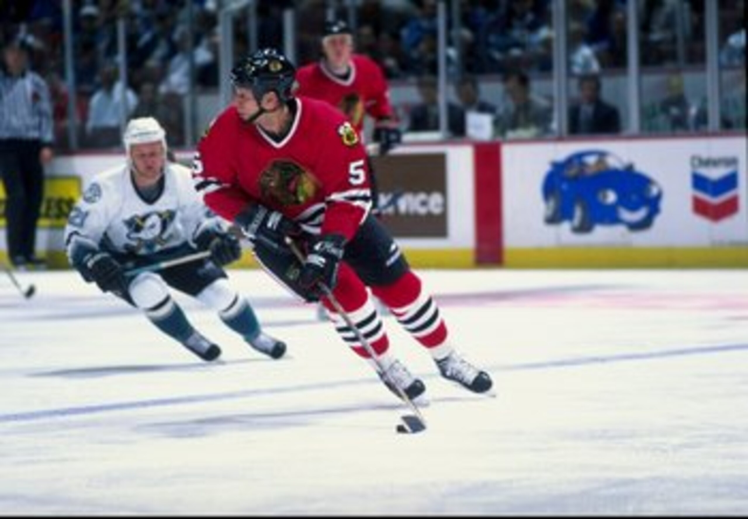 19 Nov 1997:  Defenseman Trent Yawney of the Chicago Blackhawks in action during a game against the Anaheim Mighty Ducks at Arrowhead Pond in Anaheim, California.  The Blackhawks won the game, 4-0. Mandatory Credit: Elsa Hasch  /Allsport