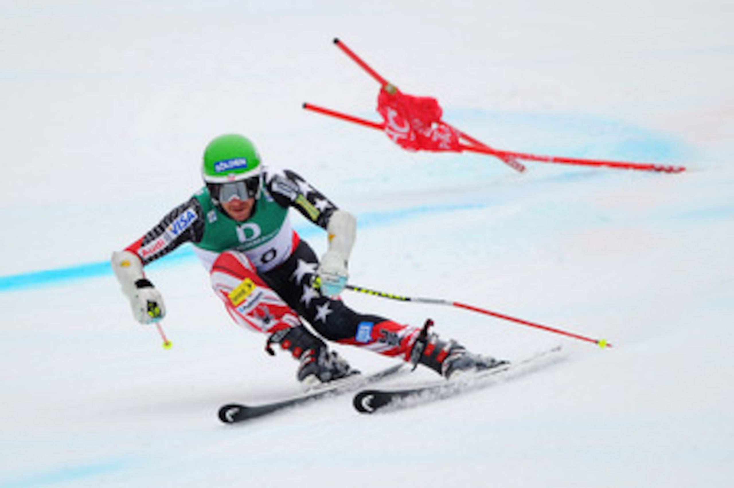 GARMISCH PARTENKIRCHEN, GERMANY - FEBRUARY 18:  Bode Miller of the United States of America skis in the Men's Giant Slalom during the Alpine FIS Ski World Championships on the Kandahar course on February 18, 2011 in Garmisch-Partenkirchen, Germany.  (Phot