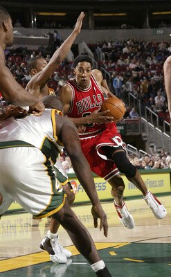 SEATTLE - FEBRUARY 2:  Scottie Pippen #33 of the Chicago Bulls drives against the Seattle SuperSonics on February 2, 2004 at the Key Arena in Seattle, Washington.  NOTE TO USER: User expressly acknowledges and agrees that, by downloading and/or using this
