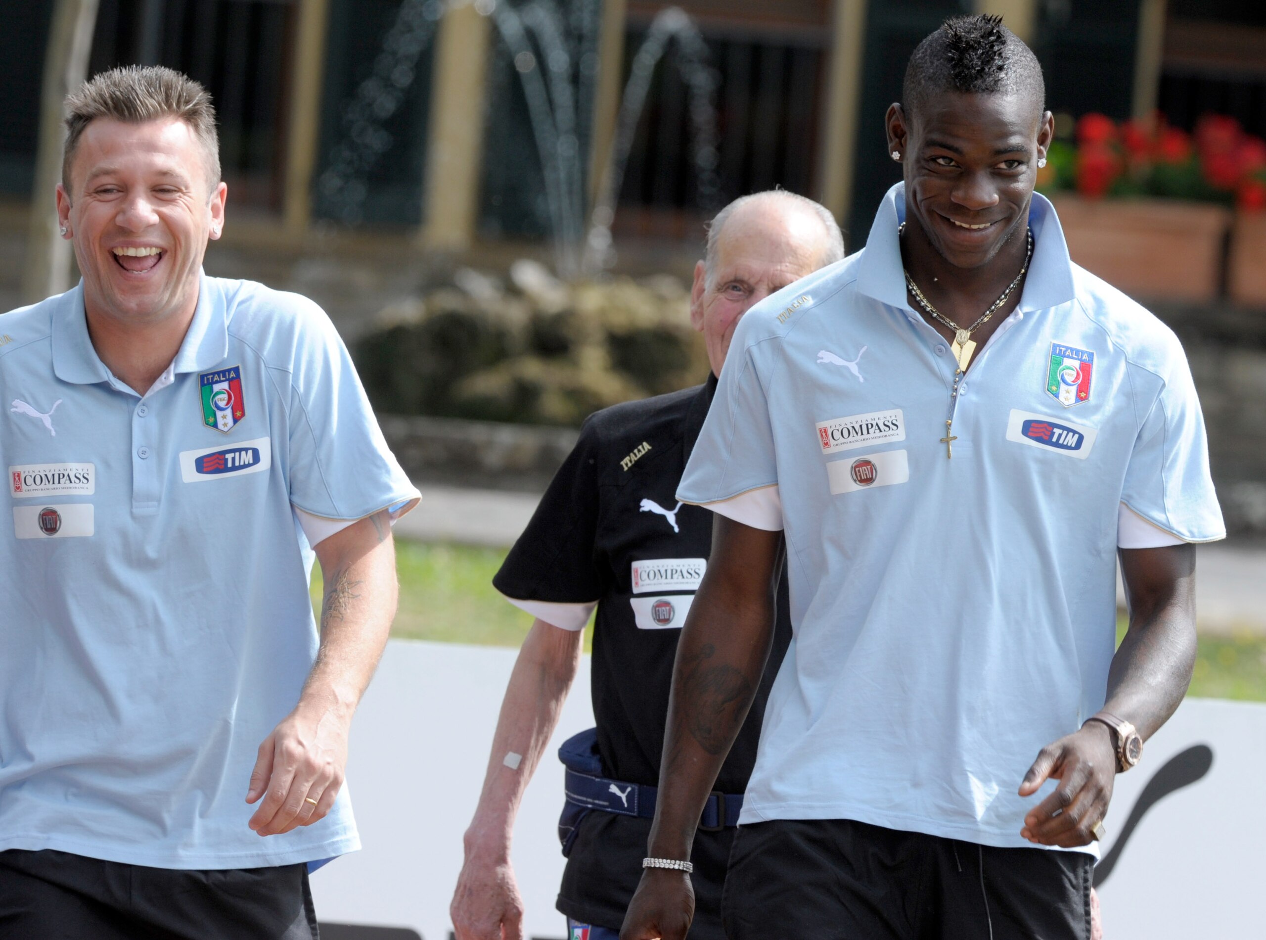 FLORENCE, ITALY - JUNE 01:  Antonio Cassano and Mario Balotelli of Italy during a training session ahead of the UEFA EURO 2012 qualifier against Estonia at Coverciano on June 1, 2011 in Florence, Italy.  (Photo by Claudio Villa/Getty Images)