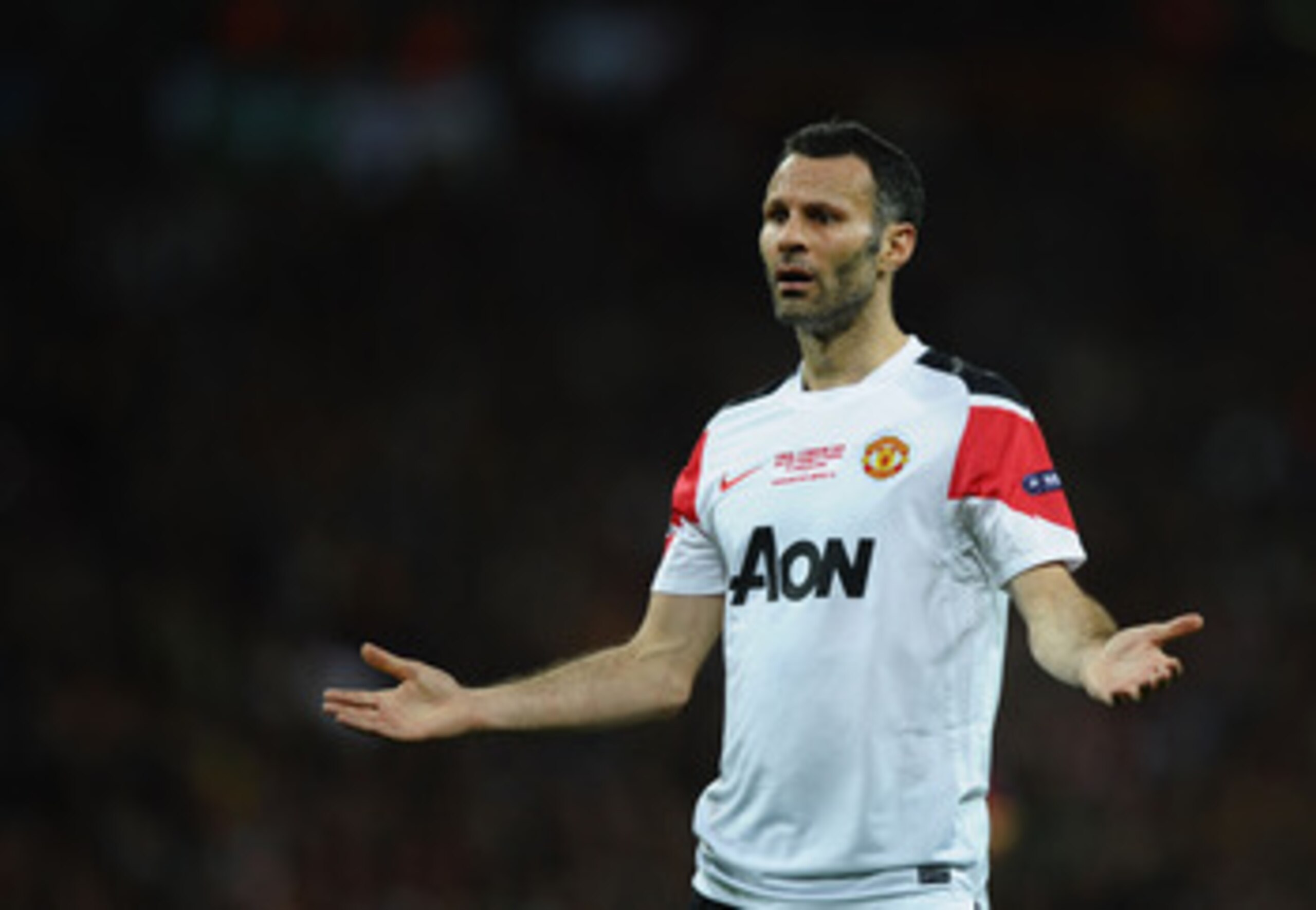 LONDON, ENGLAND - MAY 28:  Ryan Giggs of Manchester United reacts during the UEFA Champions League final between FC Barcelona and Manchester United FC at Wembley Stadium on May 28, 2011 in London, England.  (Photo by Laurence Griffiths/Getty Images)