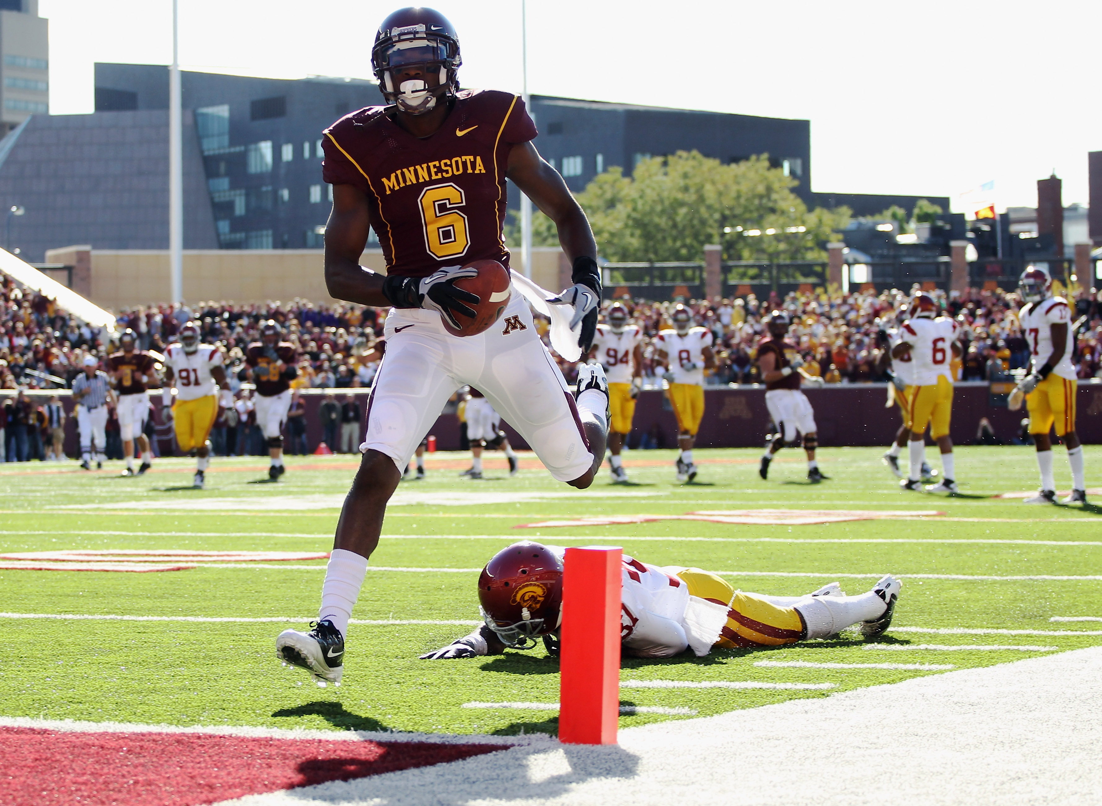MINNEAPOLIS - SEPTEMBER 18:  Da'Jon McKnight #6 of the Minnesota Golden Gophers carries the ball into the endzone for a touchdown after catching a pass during the game against the USC Trojans on September 18, 2010 at TCF Bank Stadium in Minneapolis, Minne