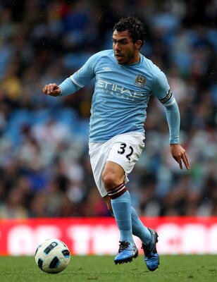 MANCHESTER, ENGLAND - APRIL 03:  Carlos Tevez of Manchester City in action during the Barclays Premier League match between Manchester City and Sunderland at the City of Manchester Stadium on April 3, 2011 in Manchester, England.  (Photo by Alex Livesey/G