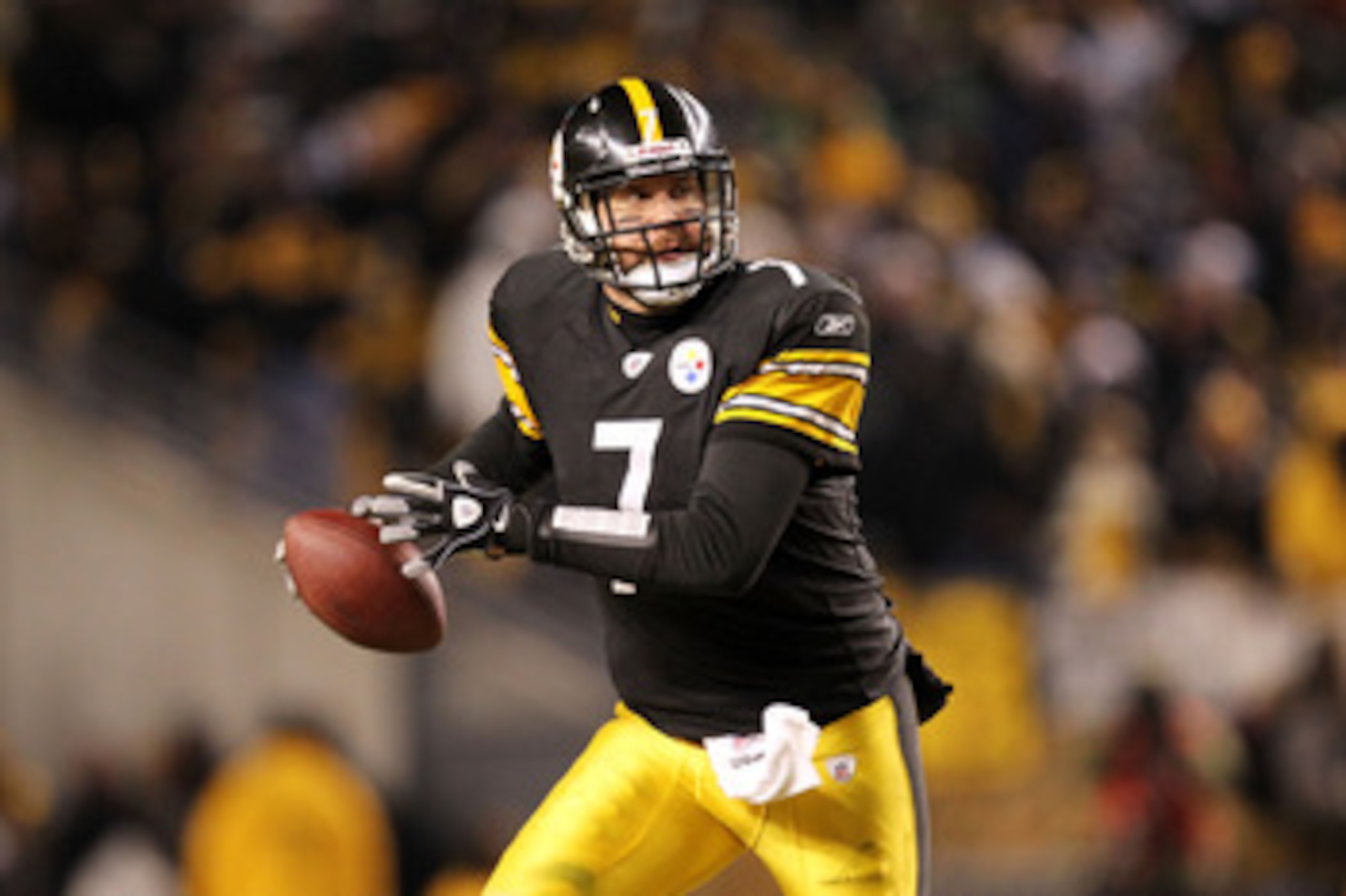 PITTSBURGH, PA - JANUARY 23:  Ben Roethlisberger #7 of the Pittsburgh Steelers drops back against the New York Jets during the 2011 AFC Championship game at Heinz Field on January 23, 2011 in Pittsburgh, Pennsylvania. The Pittsburgh Steelers defeated the