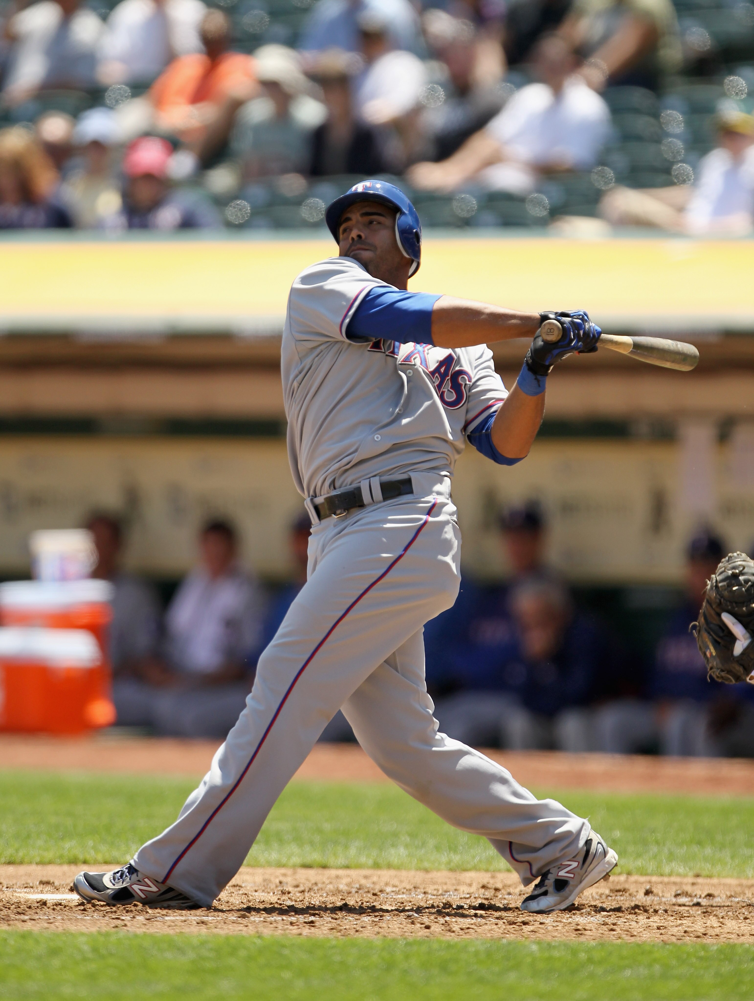 OAKLAND, CA - MAY 02:  Nelson Cruz #17 of the Texas Rangers in action against the Oakland Athletics at Oakland-Alameda County Coliseum on May 2, 2011 in Oakland, California.  (Photo by Ezra Shaw/Getty Images)