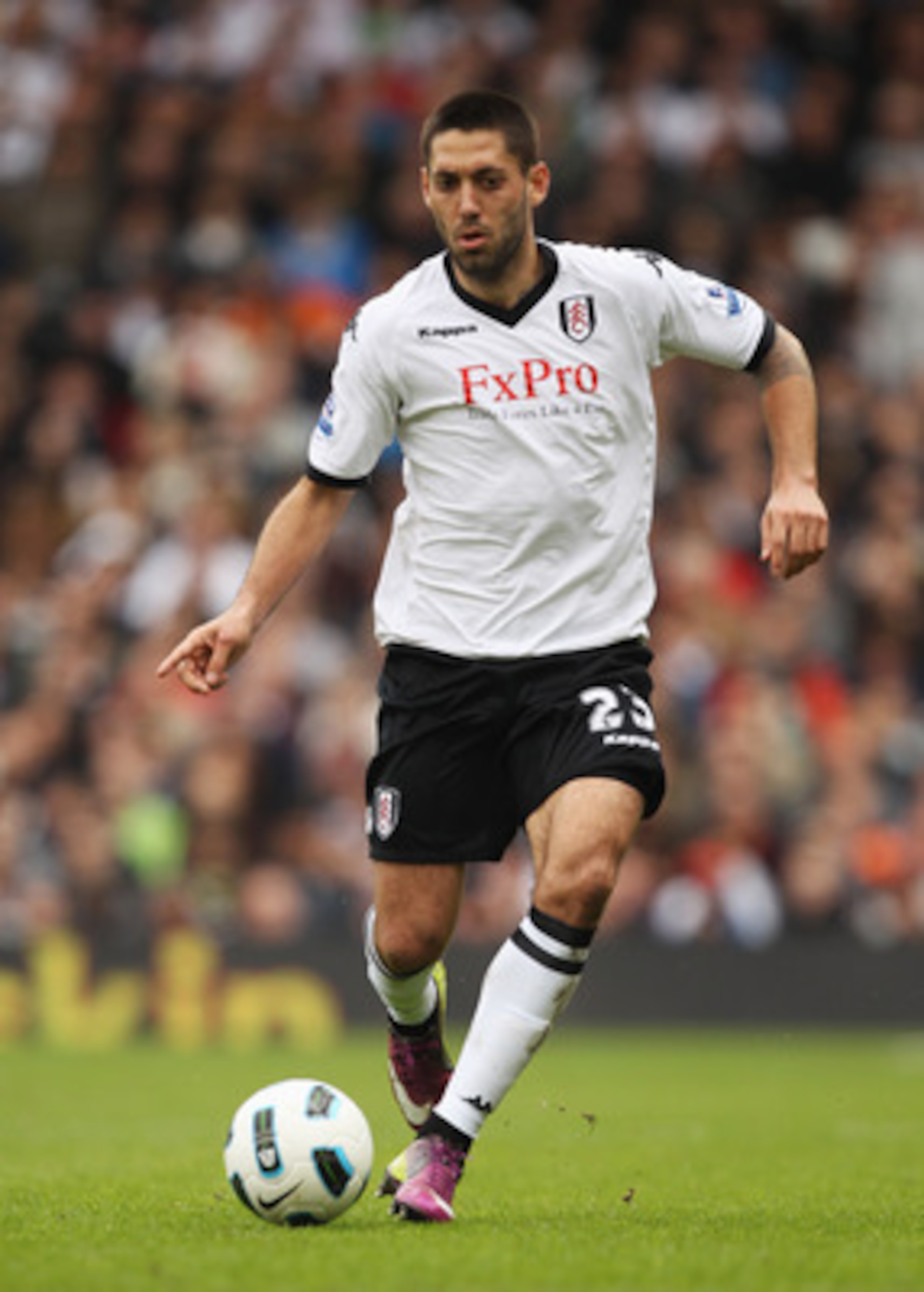 LONDON, ENGLAND - APRIL 03:  Clint Dempsey of Fulham in action during the Barclays Premier League match between Fulham and Blackpool at Craven Cottage on April 3, 2011 in London, England.  (Photo by Ian Walton/Getty Images)