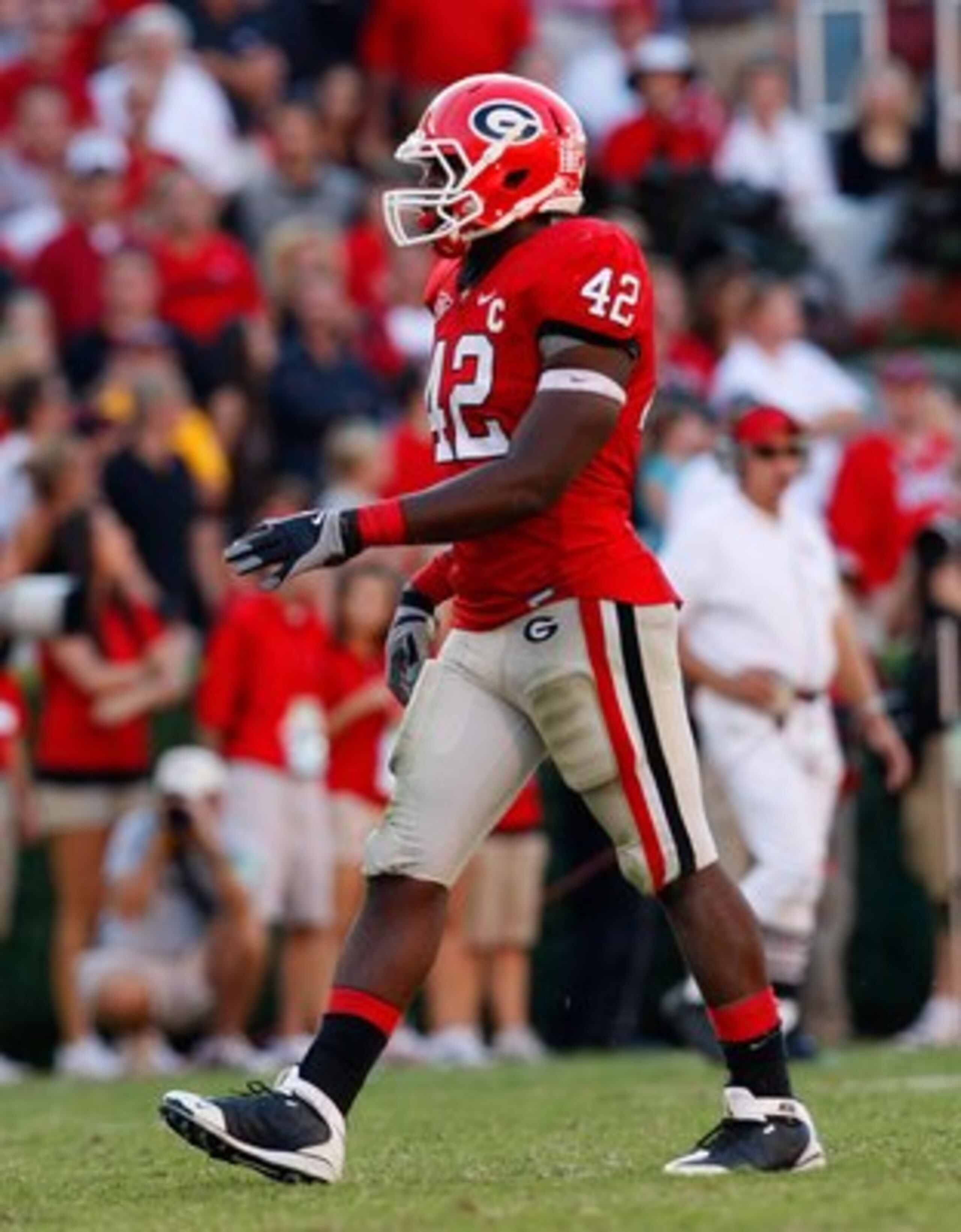 ATHENS, GA - OCTOBER 03:  Justin Houston #42 of the Georgia Bulldogs against the Louisiana State University Tigers at Sanford Stadium on October 3, 2009 in Athens, Georgia.  (Photo by Kevin C. Cox/Getty Images)