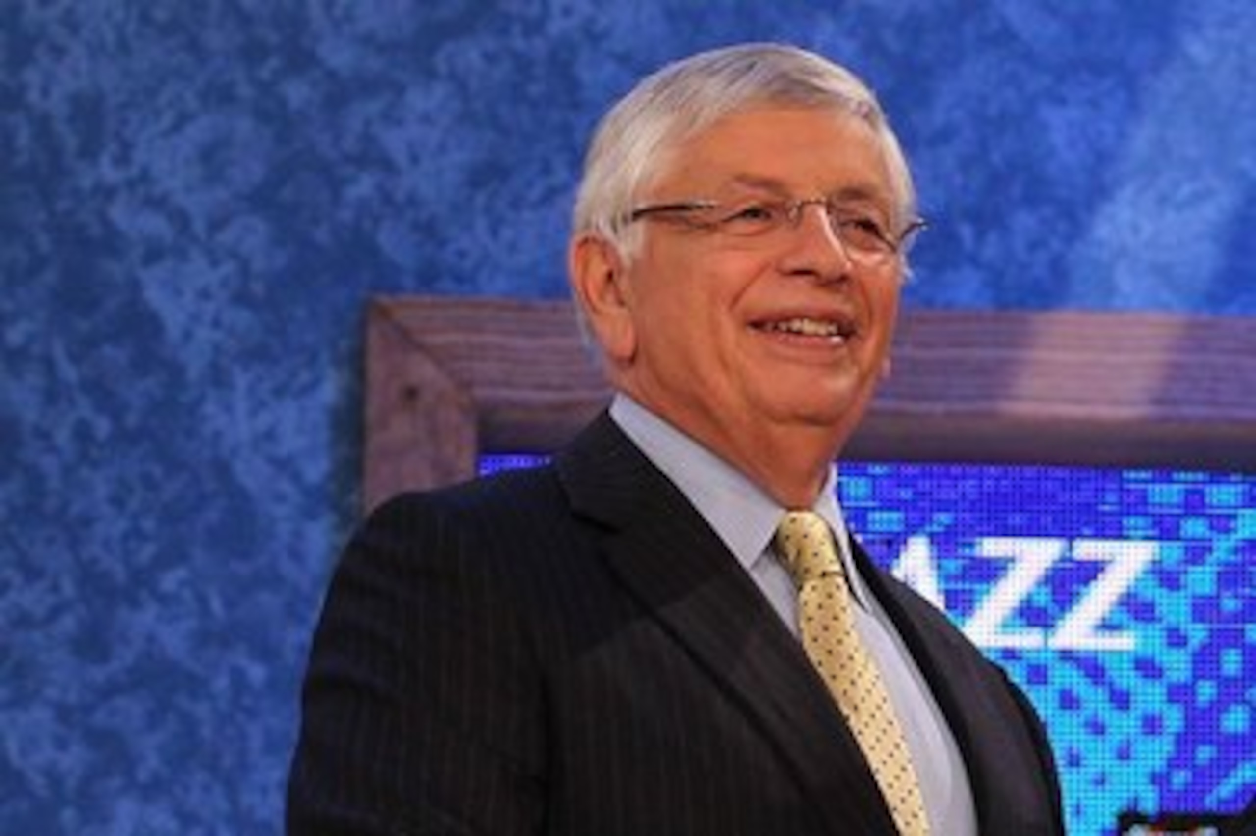NEW YORK - JUNE 24:  Gordon Hayward stands with NBA Commisioner David Stern after being drafted ninth by  The Utah Jazz at Madison Square Garden on June 24, 2010 in New York, New York.  (Photo by Al Bello/Getty Images)