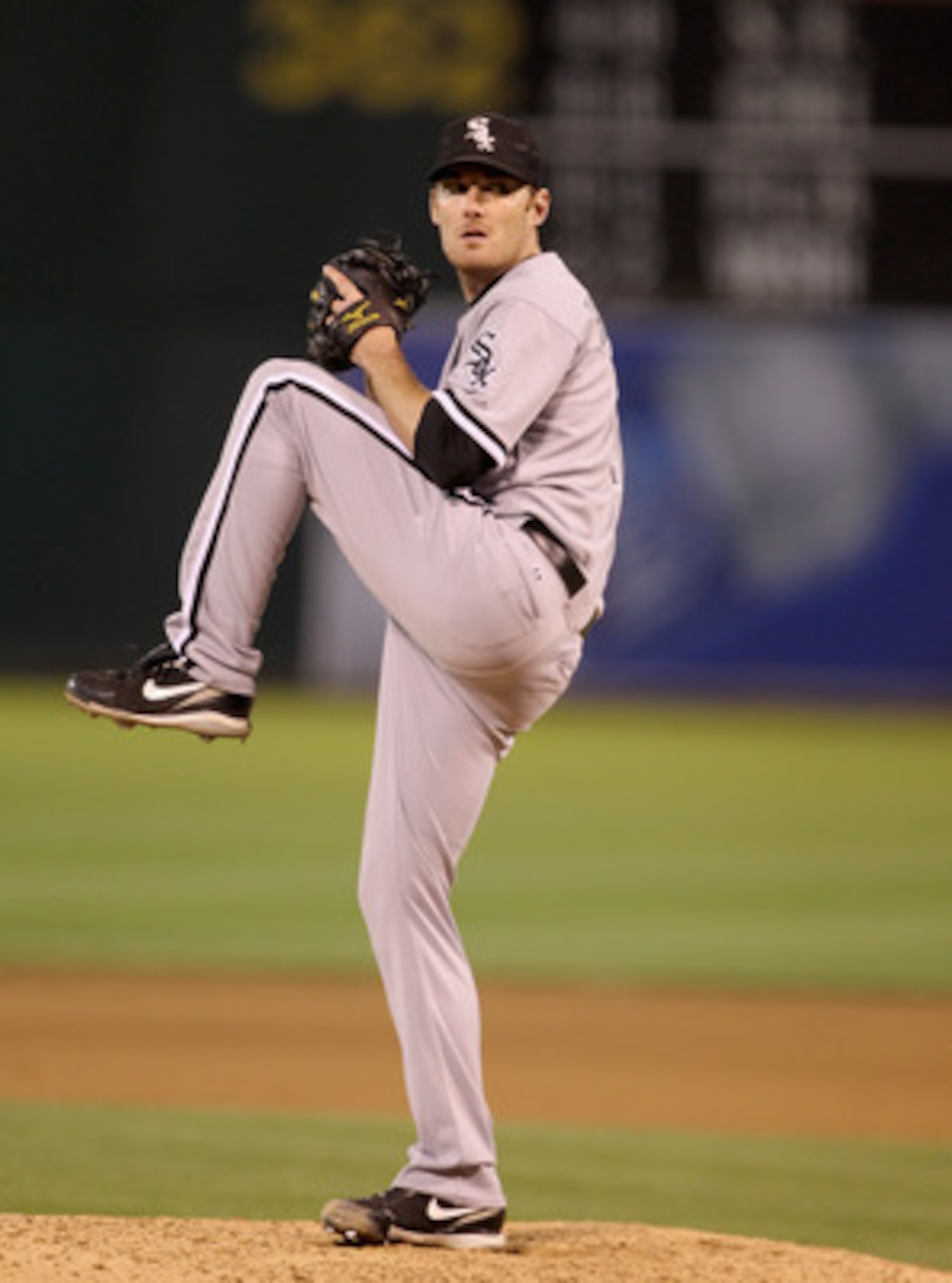 OAKLAND, CA - MAY 13:  Philip Humber #41 of the Chicago White Sox pitches against the Oakland Athletics at Oakland-Alameda County Coliseum on May 13, 2011 in Oakland, California.  (Photo by Ezra Shaw/Getty Images)