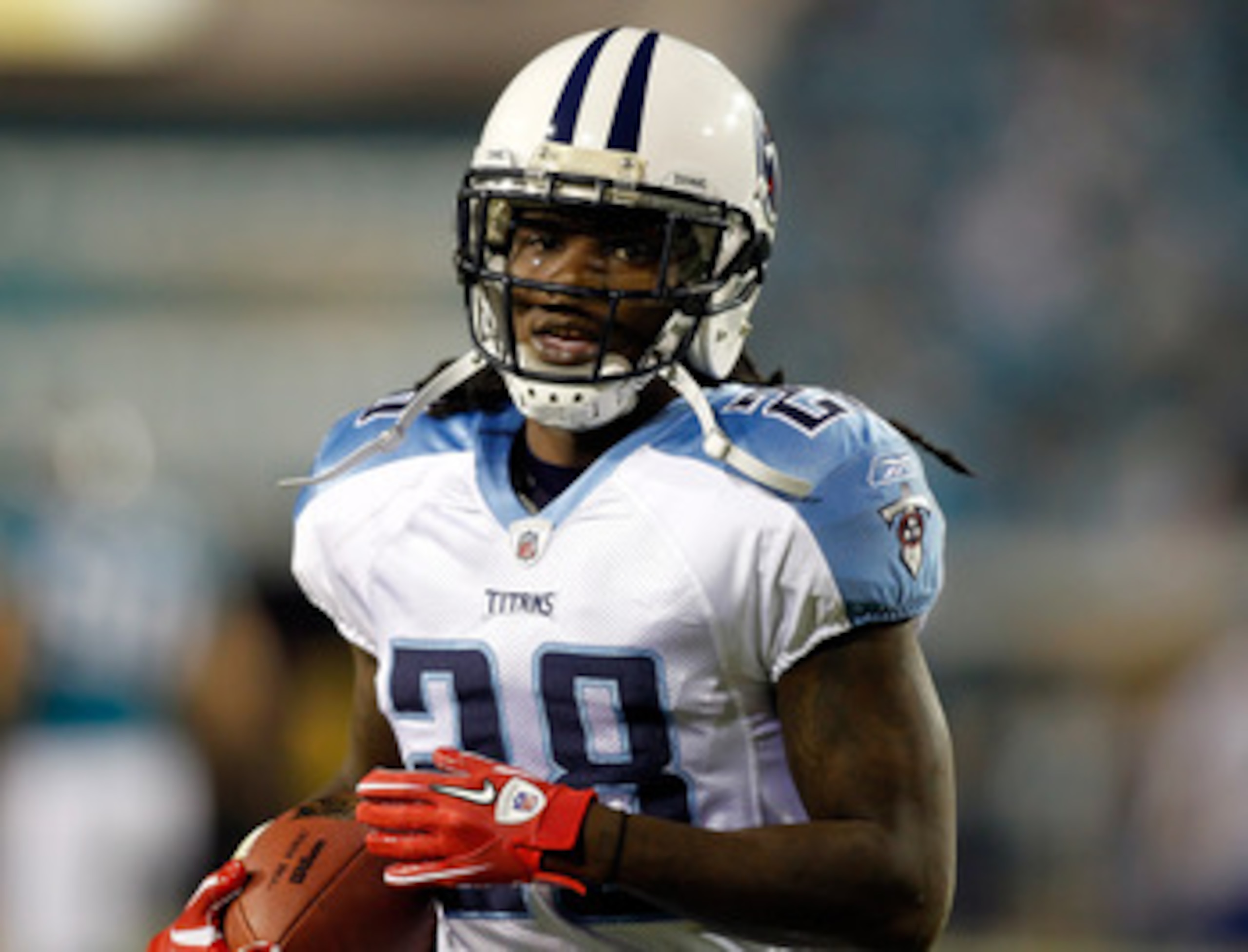 JACKSONVILLE, FL - OCTOBER 18:  Running back Chris Johnson #28 of the Tennessee Titans warms up prior to the game against the Jacksonville Jaguars at EverBank Field on October 18, 2010 in Jacksonville, Florida.  (Photo by J. Meric/Getty Images)
