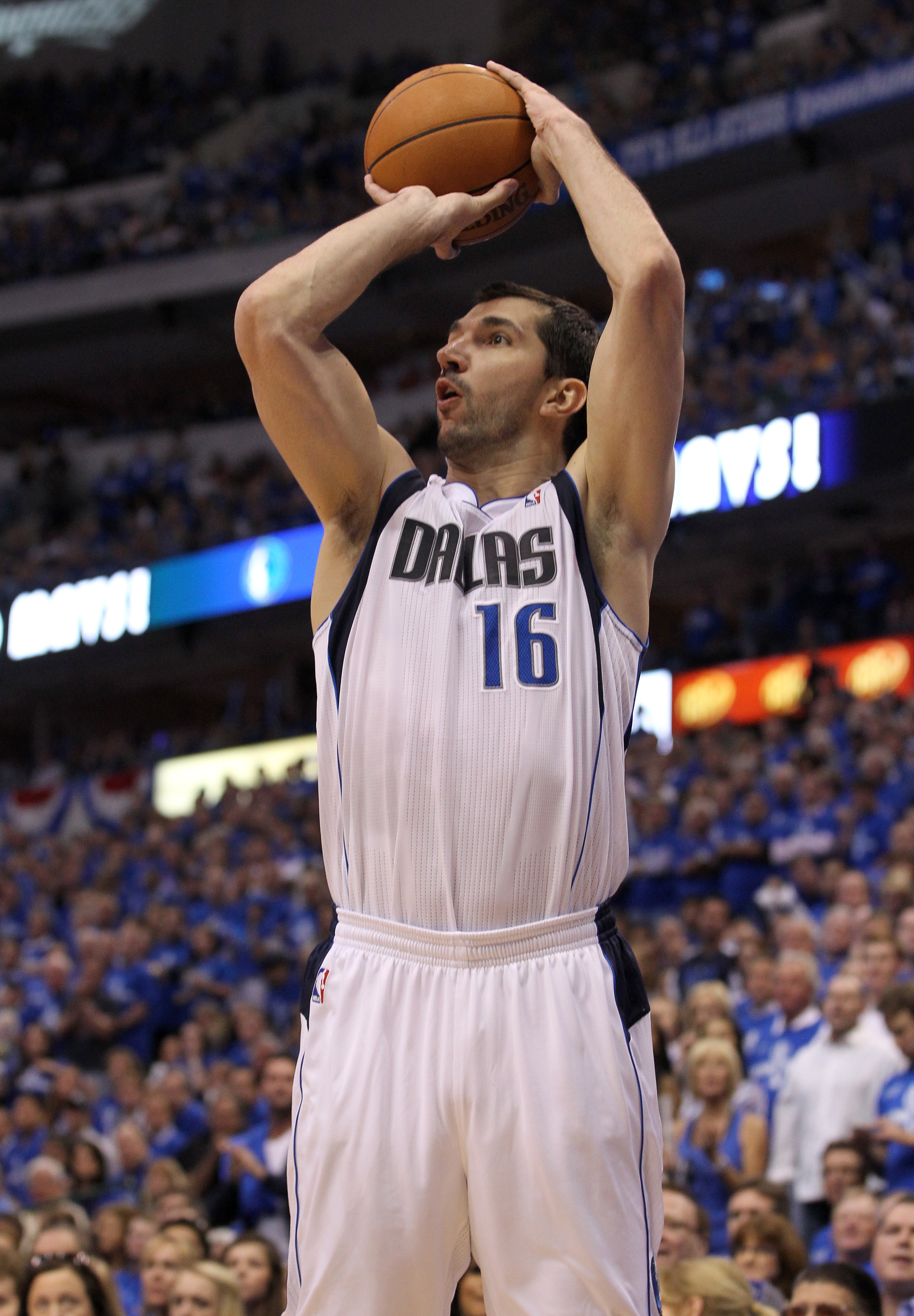 DALLAS, TX - MAY 17: Peja Stojakovic #16 of the Dallas Mavericks shoots the ball while taking on the Oklahoma City Thunder in Game One of the Western Conference Finals during the 2011 NBA Playoffs at American Airlines Center on May 17, 2011 in Dallas, Te DALLAS, TX - MAY 17: Peja Stojakovic #16 of the Dallas Mavericks shoots the ball while taking on the Oklahoma City Thunder in Game One of the Western Conference Finals during the 2011 NBA Playoffs at American Airlines Center on May 17, 2011 in Dallas, Te
