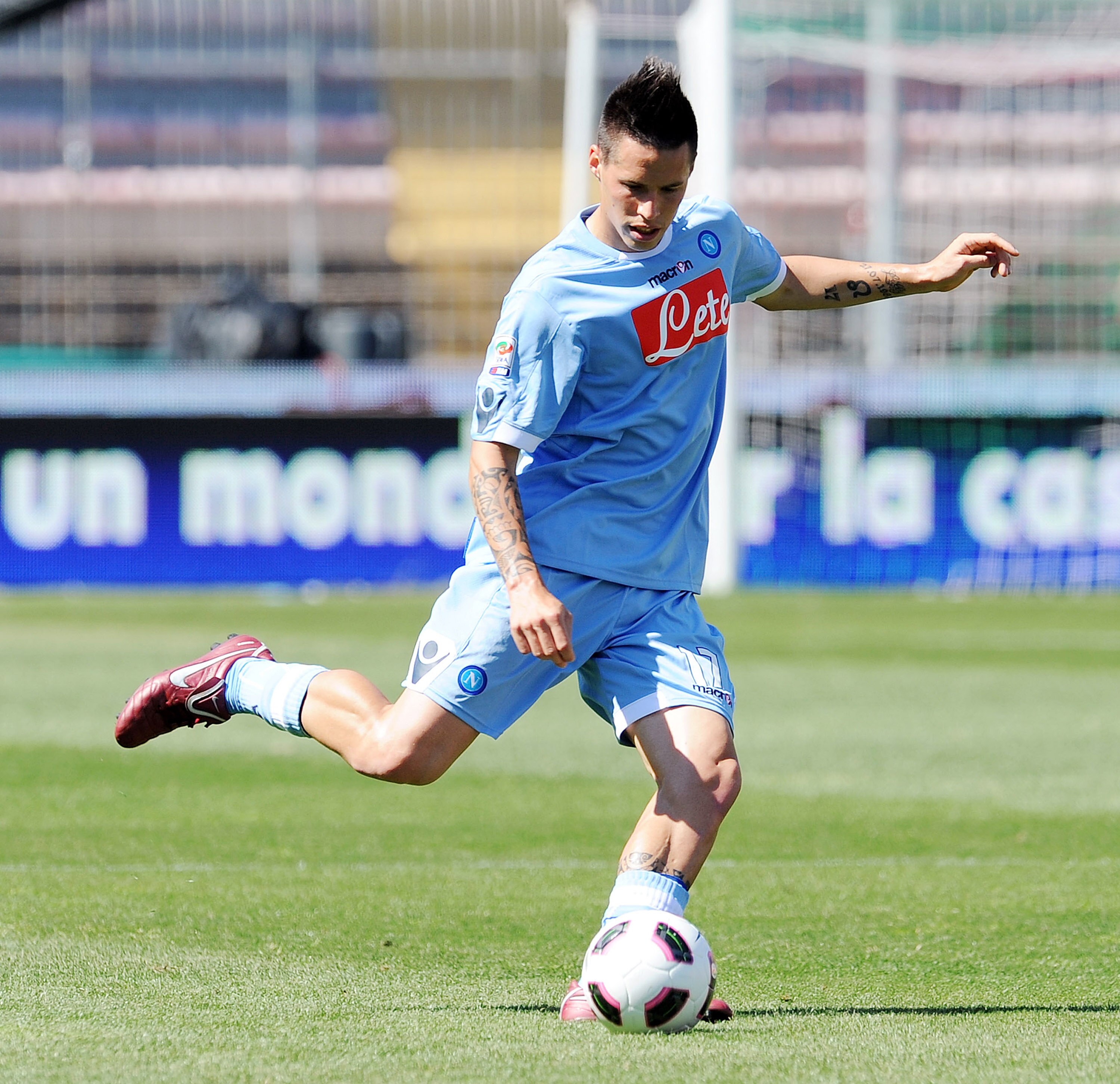 LECCE, ITALY - MAY 08: Marek Hamsik of Napoli in action during the Serie A match between Lecce and SSC Napoli at Stadio Via del Mare on May 8, 2011 in Lecce, Italy. (Photo by Giuseppe Bellini/Getty Images) LECCE, ITALY - MAY 08: Marek Hamsik of Napoli in action during the Serie A match between Lecce and SSC Napoli at Stadio Via del Mare on May 8, 2011 in Lecce, Italy. (Photo by Giuseppe Bellini/Getty Images)