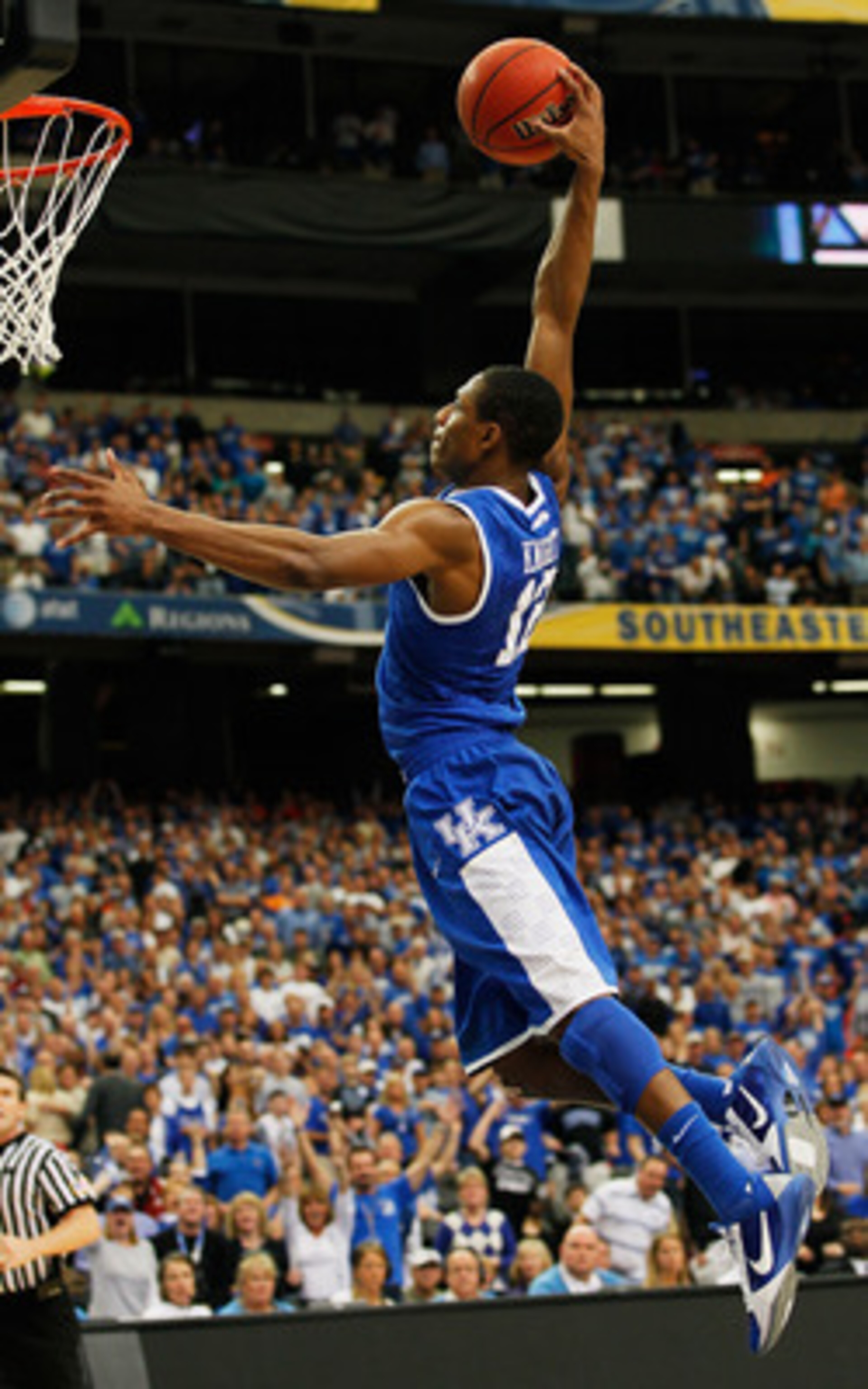 ATLANTA, GA - MARCH 13:  Brandon Knight #12 of the Kentucky Wildcats dunks on the Florida Gators during the championship game of the SEC Men's Basketball Tournament at Georgia Dome on March 13, 2011 in Atlanta, Georgia.  (Photo by Kevin C. Cox/Getty Image