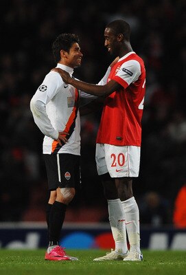 LONDON, ENGLAND - OCTOBER 19:  Eduardo of Shakhtar Donetsk talks to Johan Djourou of Arsenal after the UEFA Champions League Group H match between Arsenal and FC Shakhtar Donetsk at the Emirates Stadium on October 19, 2010 in London, England.  (Photo by L