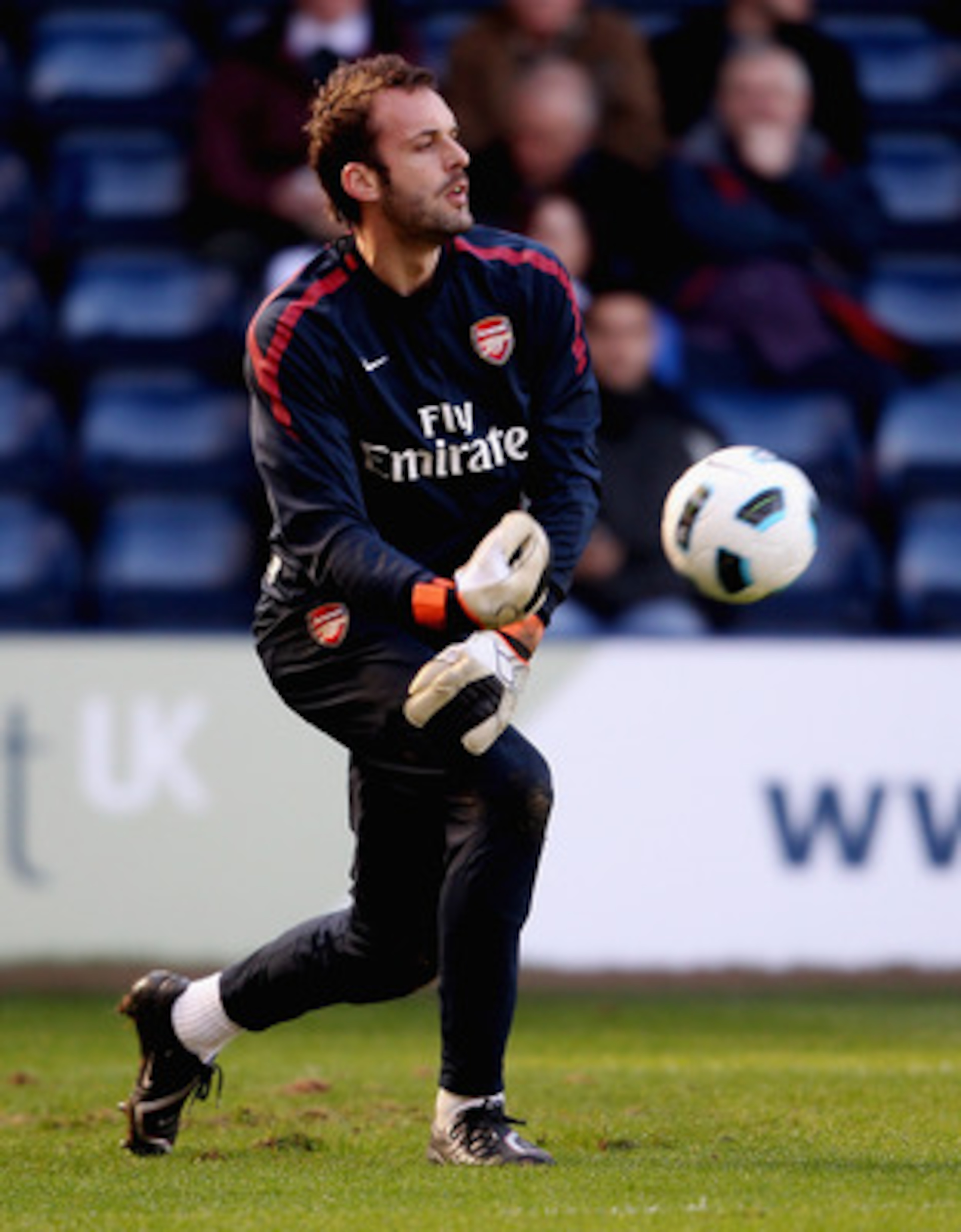 WEST BROMWICH, ENGLAND - MARCH 19: Manuel Almunia of Arsenal prior to the Barclays Premier League match between West Bromwich Albion and Arsenal at The Hawthorns on March 19, 2011 in West Bromwich, England. (Photo by Scott Heavey/Getty Images) WEST BROMWICH, ENGLAND - MARCH 19: Manuel Almunia of Arsenal prior to the Barclays Premier League match between West Bromwich Albion and Arsenal at The Hawthorns on March 19, 2011 in West Bromwich, England. (Photo by Scott Heavey/Getty Images)