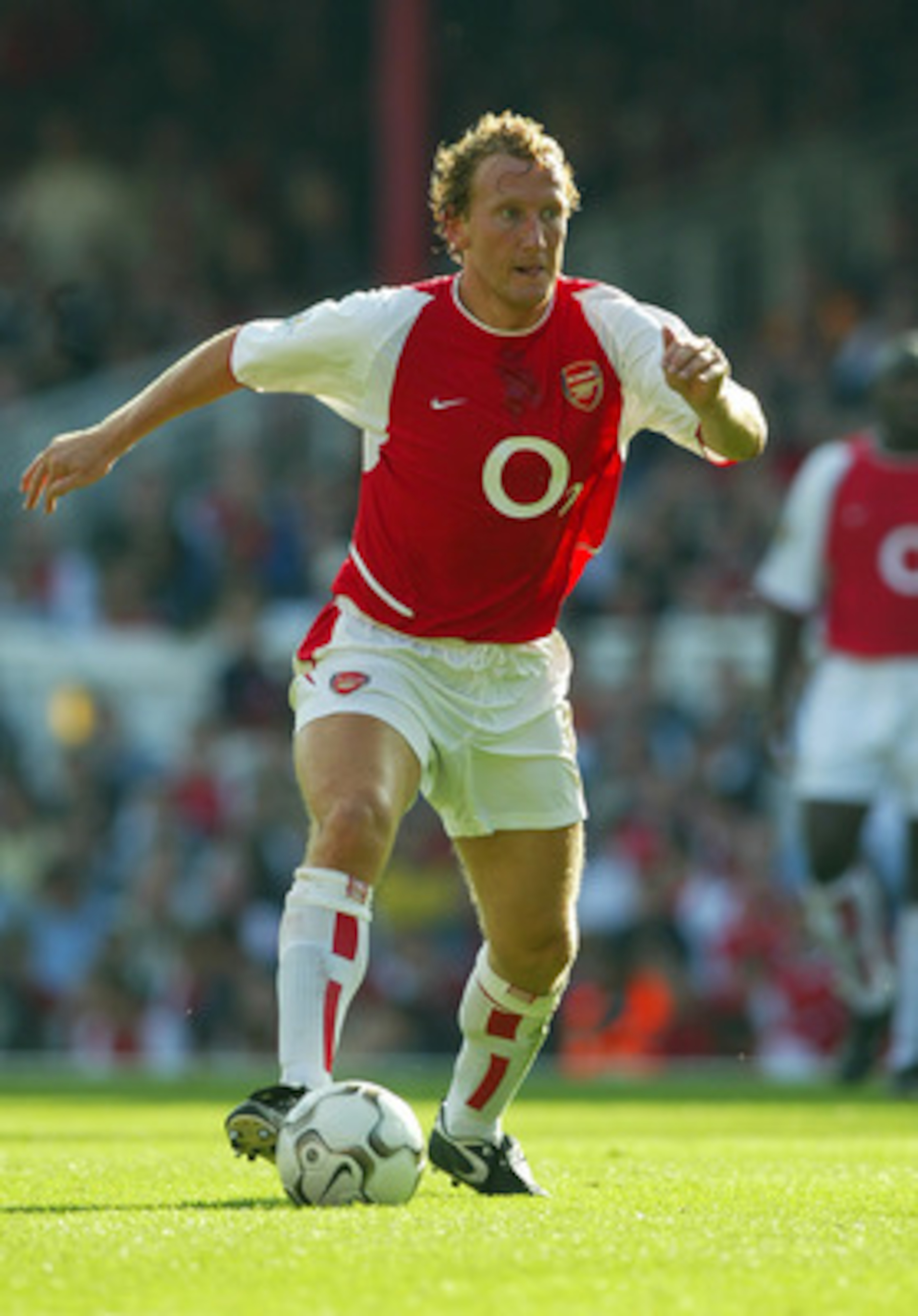 LONDON - 21 SEPTEMBER: Ray Parlour of Arsenal on the ball during the FA Barclaycard Premiership match between Arsenal and Bolton Wanderers at Highbury in London on September 21, 2002. Arsenal won 2-1. (photo By Ben Radford/Getty Images) LONDON - 21 SEPTEMBER: Ray Parlour of Arsenal on the ball during the FA Barclaycard Premiership match between Arsenal and Bolton Wanderers at Highbury in London on September 21, 2002. Arsenal won 2-1. (photo By Ben Radford/Getty Images)