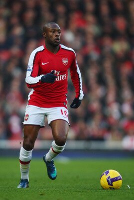 LONDON - DECEMBER 28:  William Gallas of Arsenal runs with the ball during the Barclays Premier League match between Arsenal and Portsmouth at the Emirates Stadium on December 28, 2008 in London, England.  (Photo by Jamie McDonald/Getty Images)