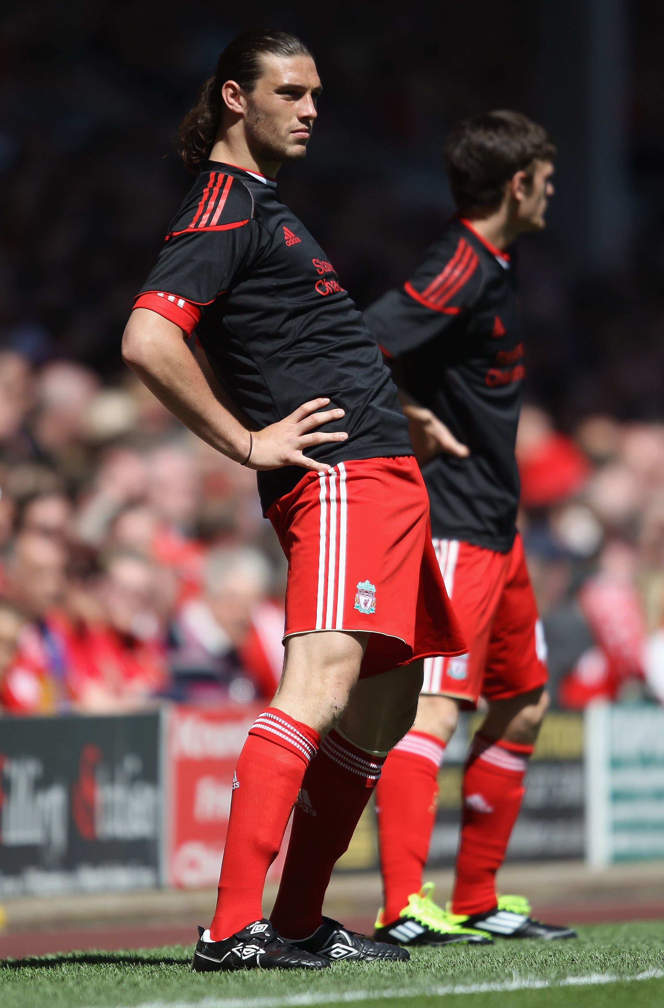 LIVERPOOL, ENGLAND - MAY 01:  Andy Carroll of Liverpool warms up during the Barclays Premier League match between Liverpool  and Newcastle United at Anfield on May 1, 2011 in Liverpool, England.  (Photo by Clive Brunskill/Getty Images)