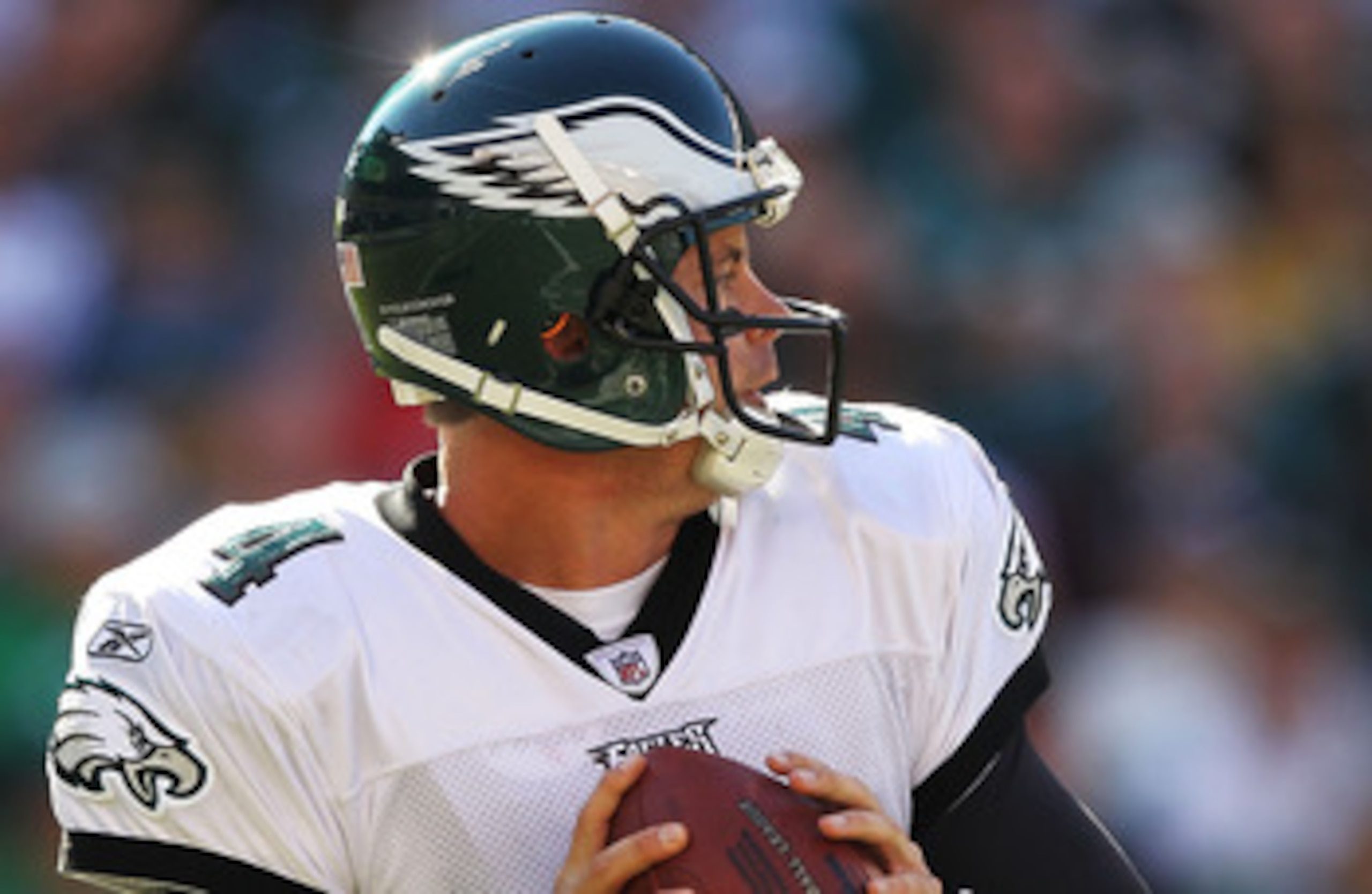 PHILADELPHIA - OCTOBER 17:  Kevin Kolb #4 of the Philadelphia Eagles passes against the Atlanta Falcons during their game at Lincoln Financial Field on October 17, 2010 in Philadelphia, Pennsylvania.  (Photo by Al Bello/Getty Images)