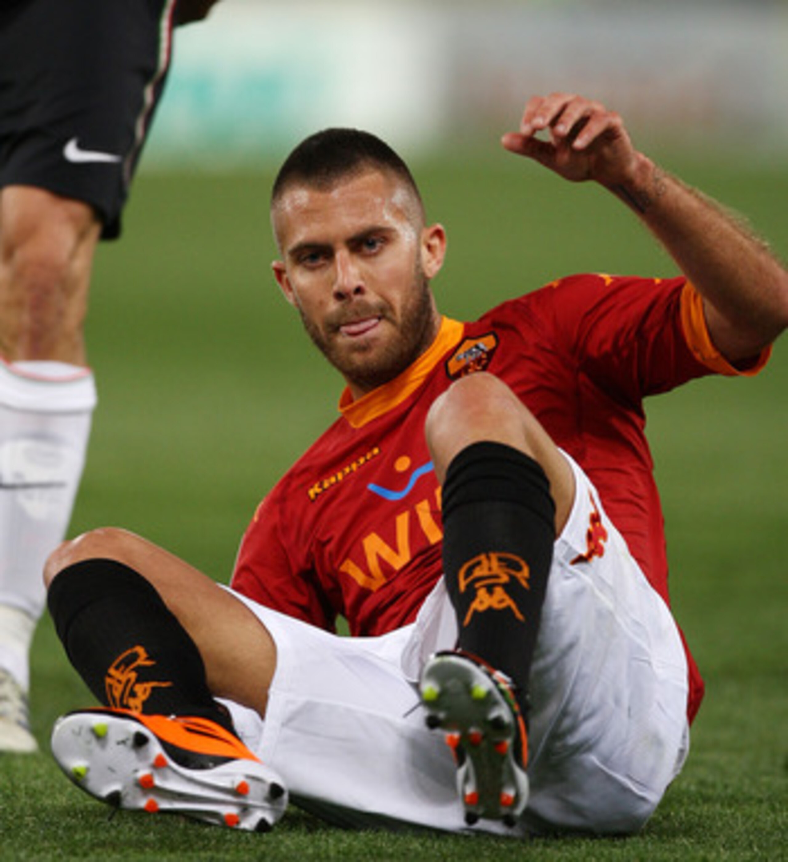 ROME, ITALY - APRIL 03: Jeremy Menez of AS Roma looks on during the Serie A match between AS Roma and Juventus FC at Stadio Olimpico on April 3, 2011 in Rome, Italy.  (Photo by Paolo Bruno/Getty Images)