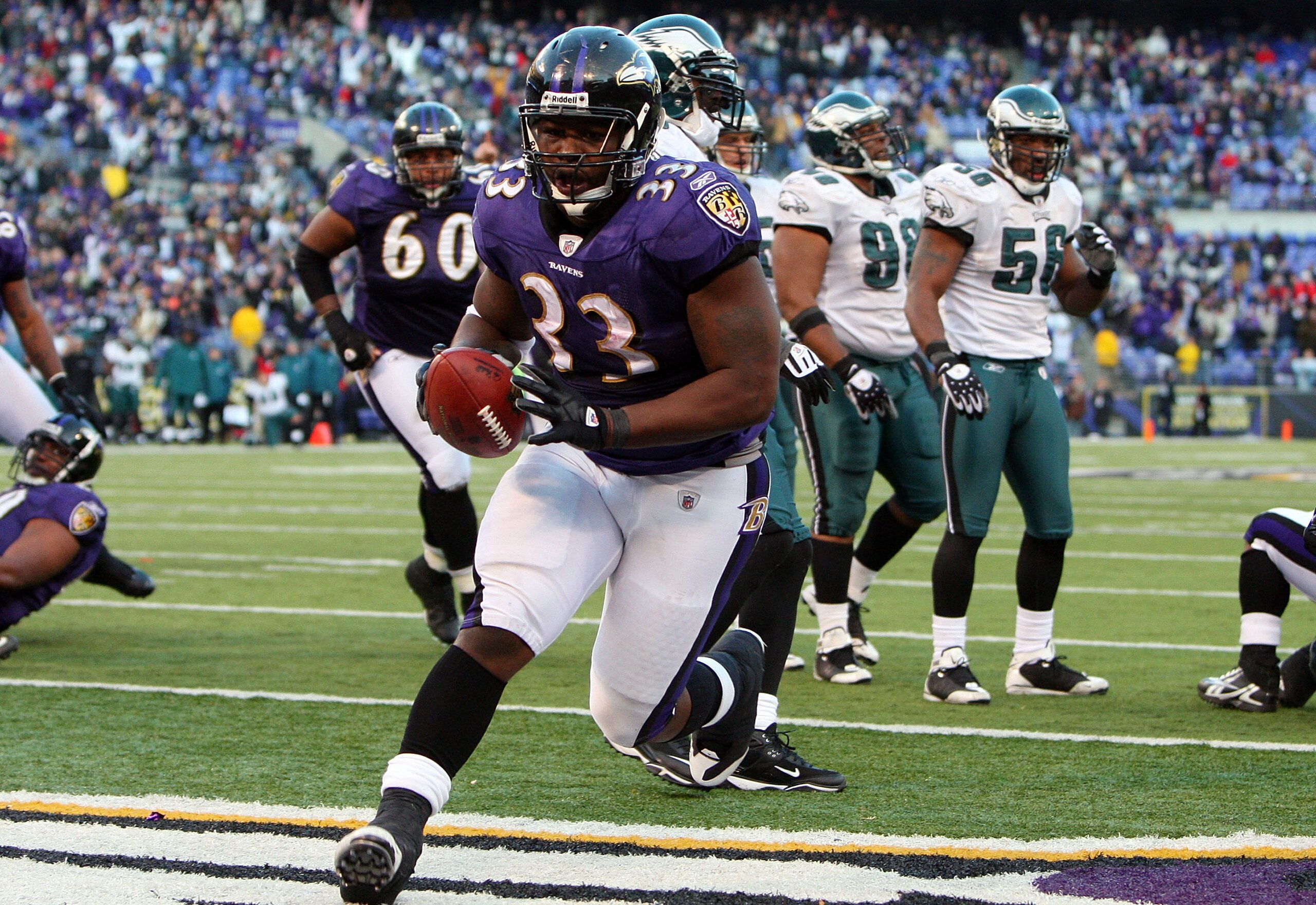 BALTIMORE - NOVEMBER 23: LeRon McClain #33 of the Baltimore Ravens carries the ball into the endzone for a touchdown against the Philadelphia Eagles on November 23, 2008 at M&T Bank Stadium in Baltimore, Maryland. The Ravens defeated the Eagles 36-7. (P BALTIMORE - NOVEMBER 23: LeRon McClain #33 of the Baltimore Ravens carries the ball into the endzone for a touchdown against the Philadelphia Eagles on November 23, 2008 at M&T Bank Stadium in Baltimore, Maryland. The Ravens defeated the Eagles 36-7. (P