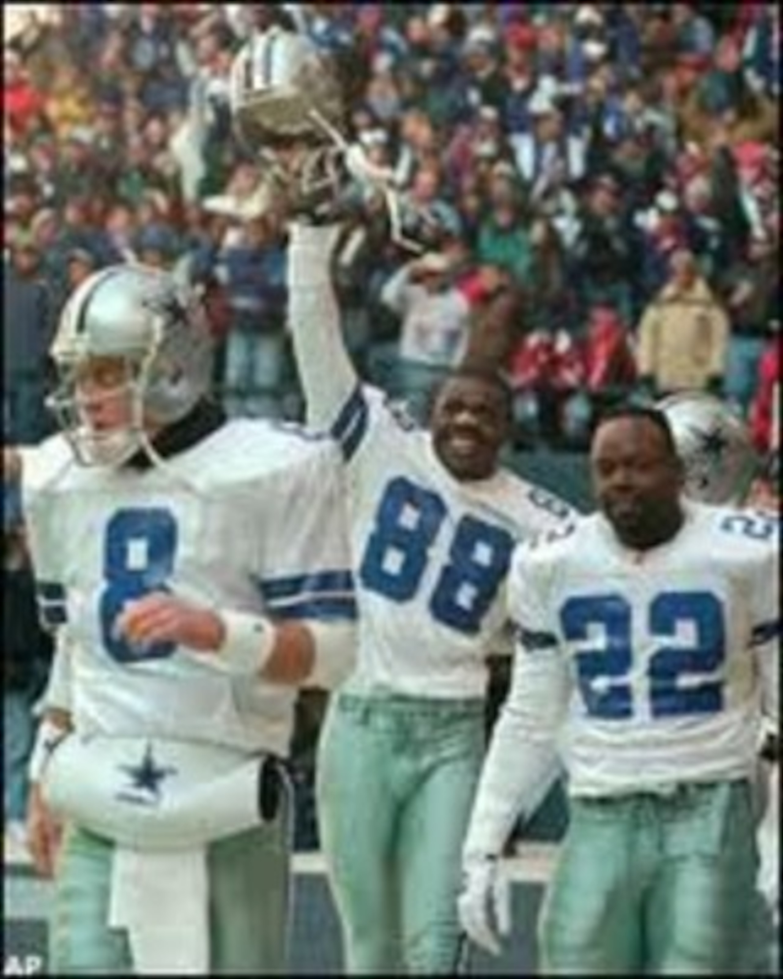 Thanks to KnowYourDallasCowboys.com for the photo!
