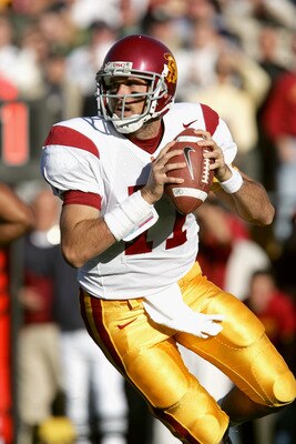 SOUTH BEND, IN - OCTOBER 15:  Quarterback Matt Leinart #11 of the University of Southern California Trojans drops back to pass against the University of Notre Dame Fighting Irish on October 15, 2005 at Notre Dame Stadium in South Bend, Indiana. USC defeat