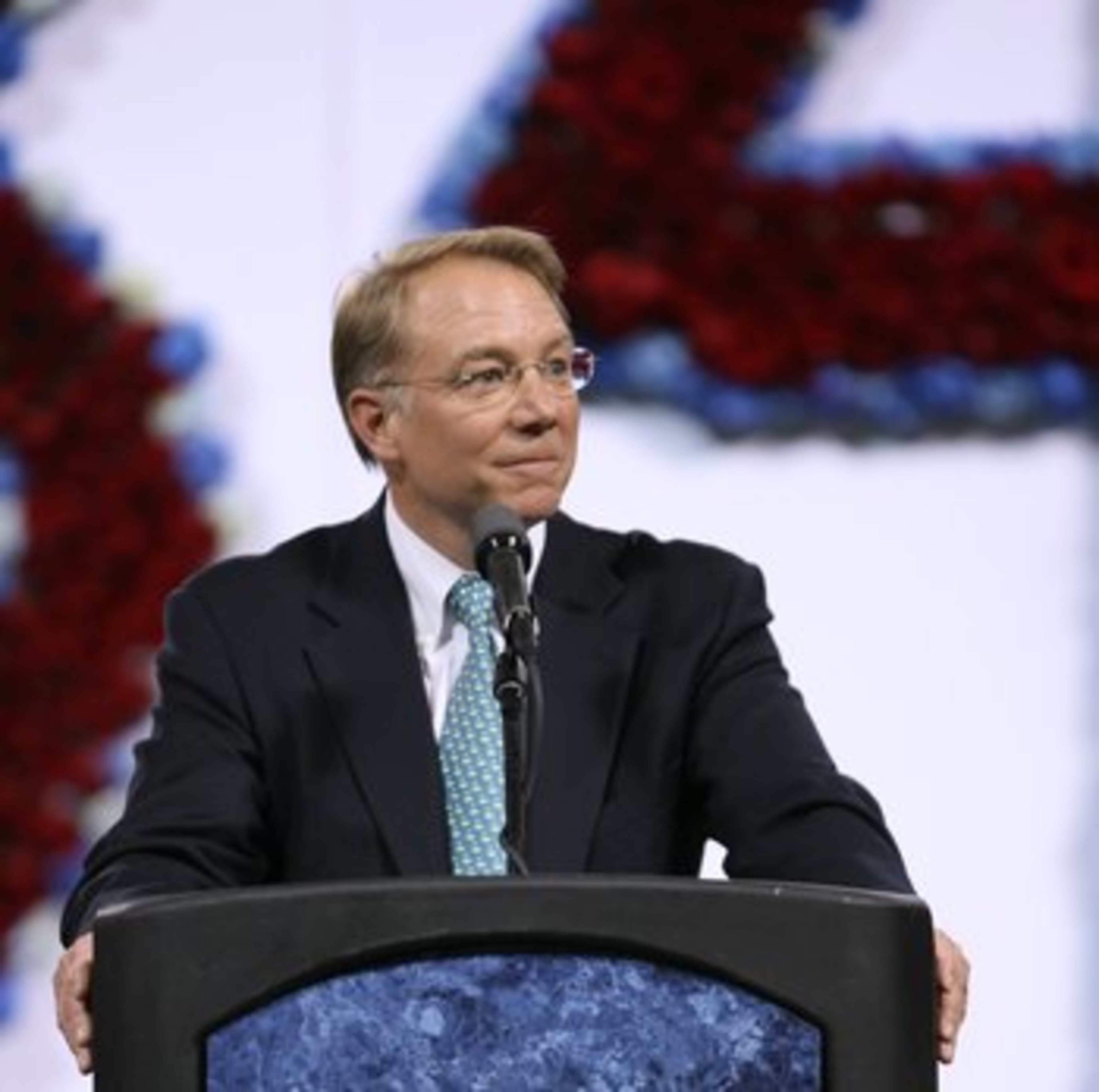 MINNEAPOLIS - MARCH 12: Andy MacPhail, President of the Chicago Cubs, speaks at the public memorial service for Kirby Puckett at the Hubert H. Humphrey Metrodome on March 12, 2006 in Minneapolis, Minnesota. Puckett died March 6, 2006 from a stroke at the MINNEAPOLIS - MARCH 12: Andy MacPhail, President of the Chicago Cubs, speaks at the public memorial service for Kirby Puckett at the Hubert H. Humphrey Metrodome on March 12, 2006 in Minneapolis, Minnesota. Puckett died March 6, 2006 from a stroke at the