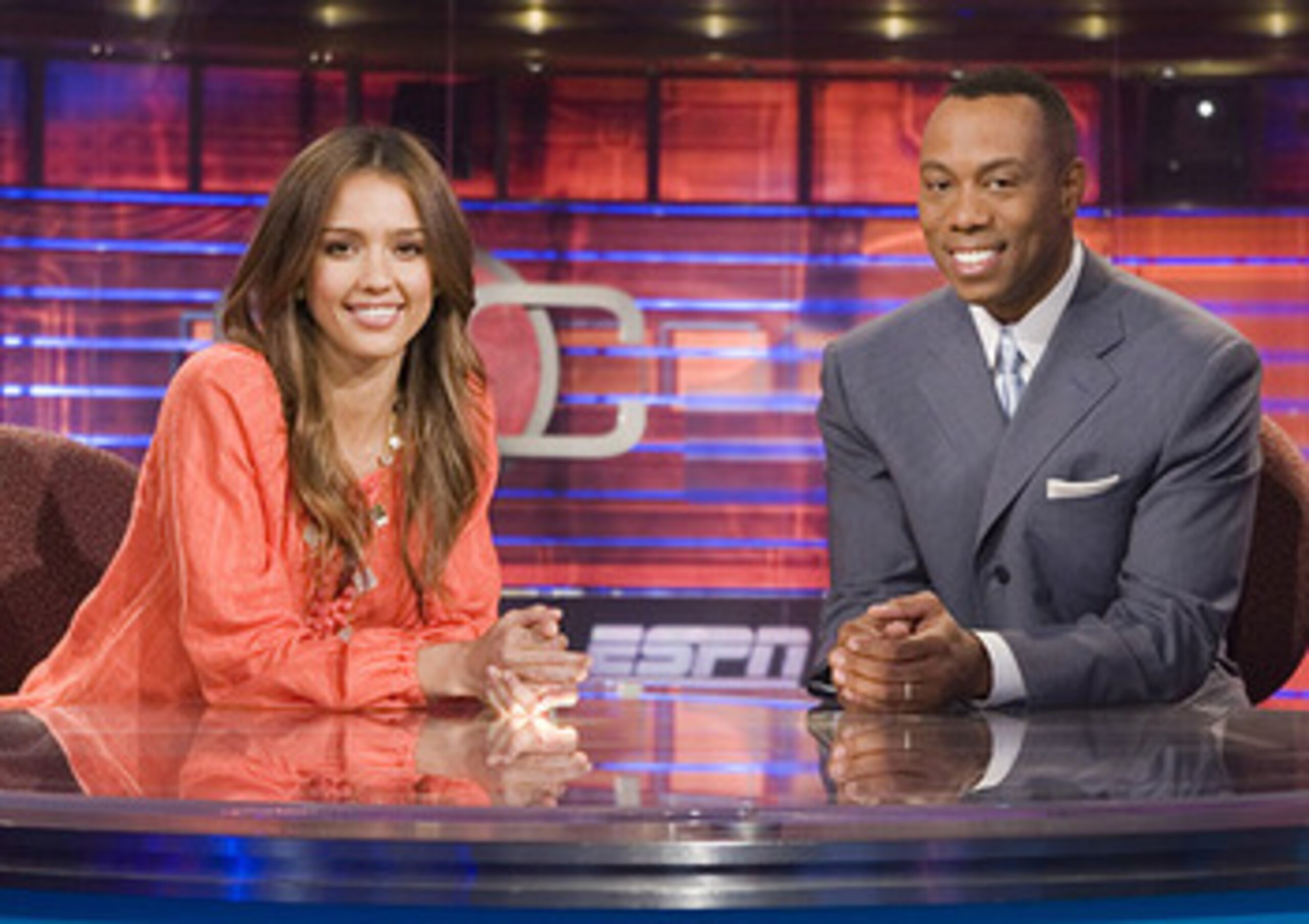 Jessica Alba loves Sports Center!