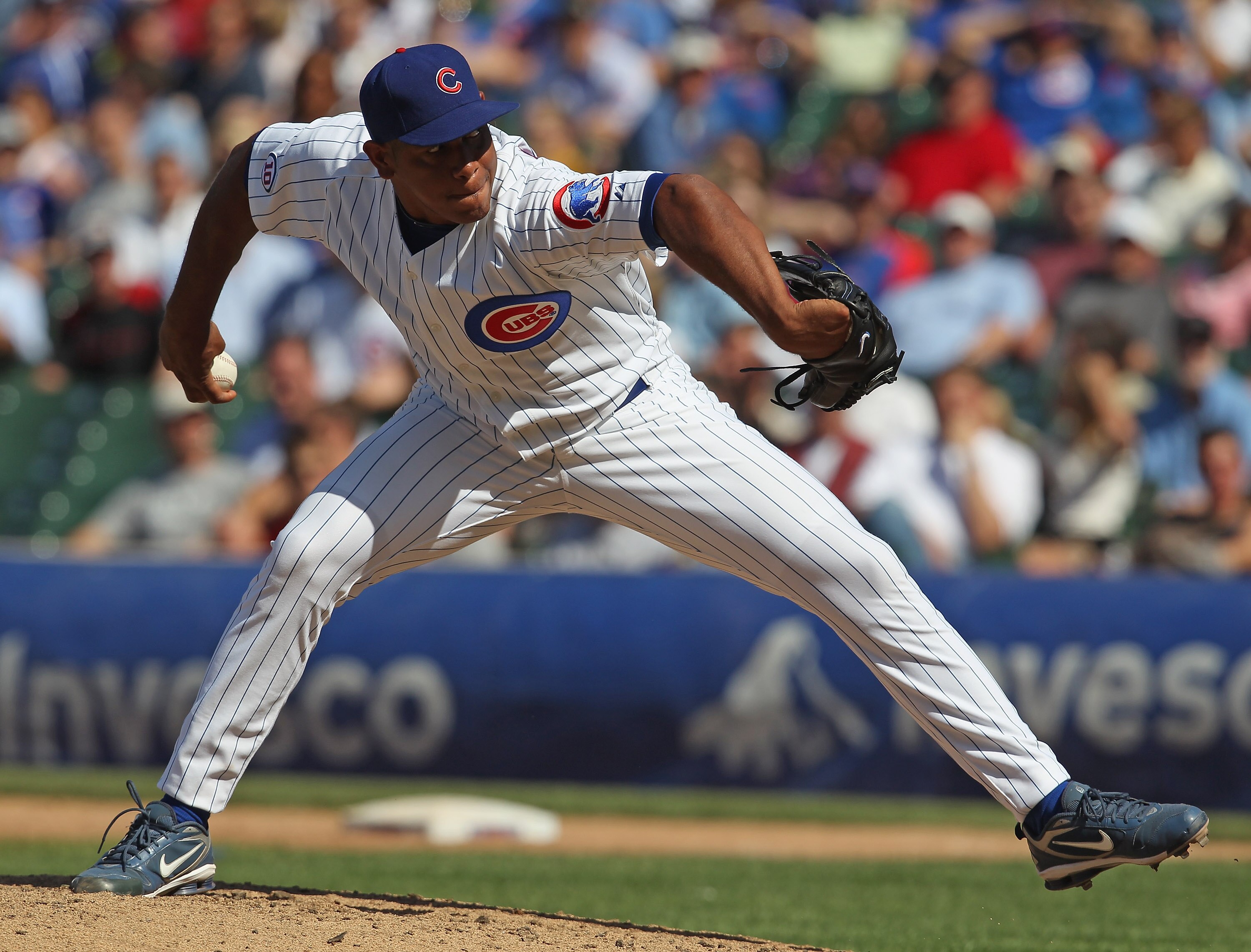 CHICAGO, IL - JUNE 01:  Carlos Marmol #49 of the Chicago Cubs pitches against the Houston Astros at Wrigley Field on June 1, 2011 in Chicago, Illinois. The Astros defeated the Cubs 3-1.  (Photo by Jonathan Daniel/Getty Images)