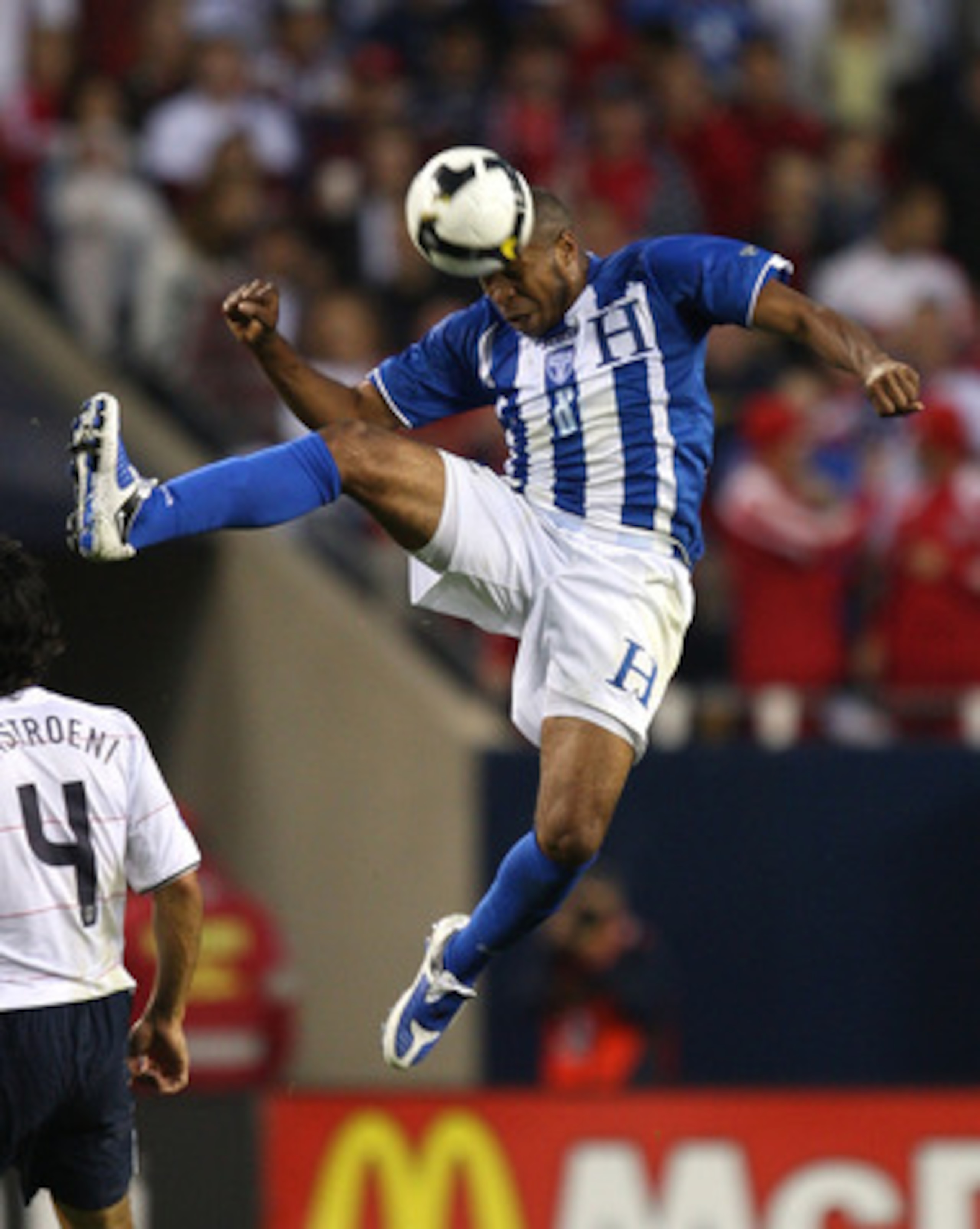 CHICAGO - JUNE 06: Wilson Palacios #8 of Honduras heads the ball against the United States during a FIFA 2010 World Cup Qualifying match on June 6, 2009 at Soldier Field in Chicago, Illinois. The United States defeated Honduras 2-1. (Photo by Jonathan Dan