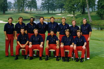 Lee Trevino, Captain of the United States team with team members Lanny Wadkins, Craig Stadler, Raymond Floyd,Tom Kite, Peter Jacobsen, Hal Sutton, Andy North,Mark O'Meara, Calvin Peete, Hubert Green, Fuzzy Zoeller and Curtis Strange during the 26th Ryder 