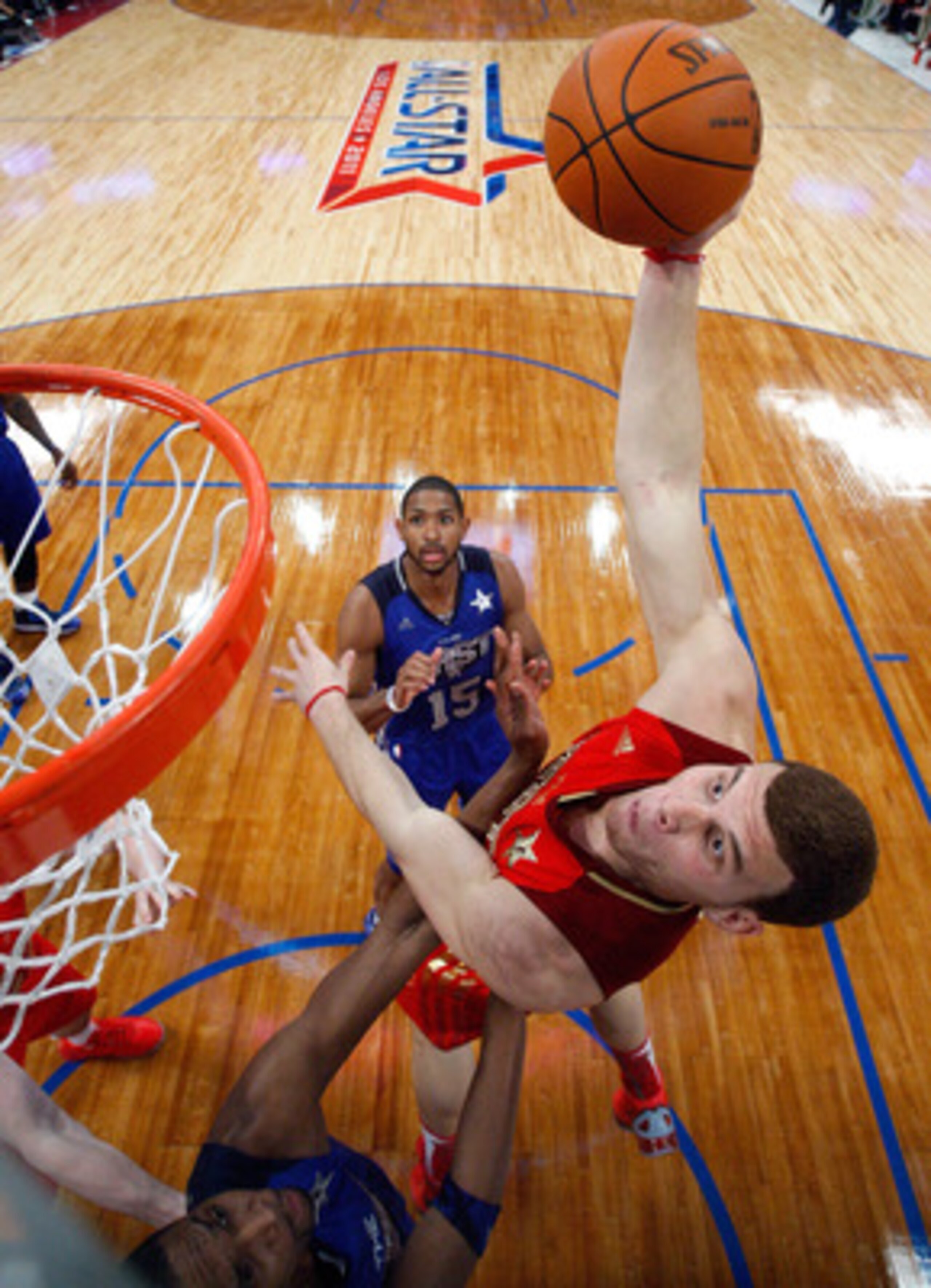 LOS ANGELES, CA - FEBRUARY 20:  Blake Griffin #32 of the Los Angeles Clippers and the Western Conference goes up for a shot in the first half of the 2011 NBA All-Star Game at Staples Center on February 20, 2011 in Los Angeles, California. NOTE TO USER: Us