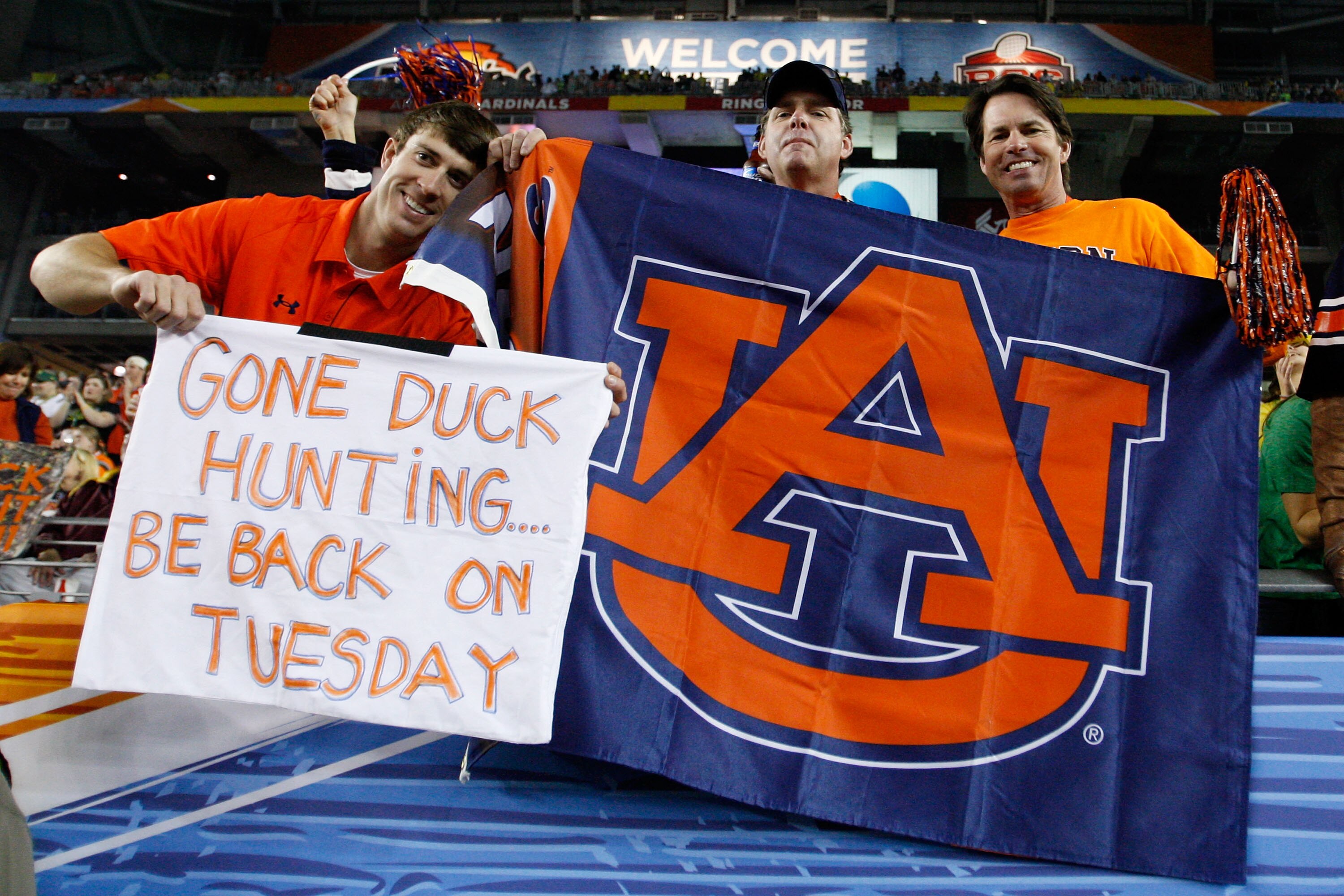 GLENDALE, AZ - JANUARY 10:  Auburn Tigers fans attend their Tostitos BCS National Championship Game against the Oregon Ducks at University of Phoenix Stadium on January 10, 2011 in Glendale, Arizona.  (Photo by Kevin C. Cox/Getty Images)