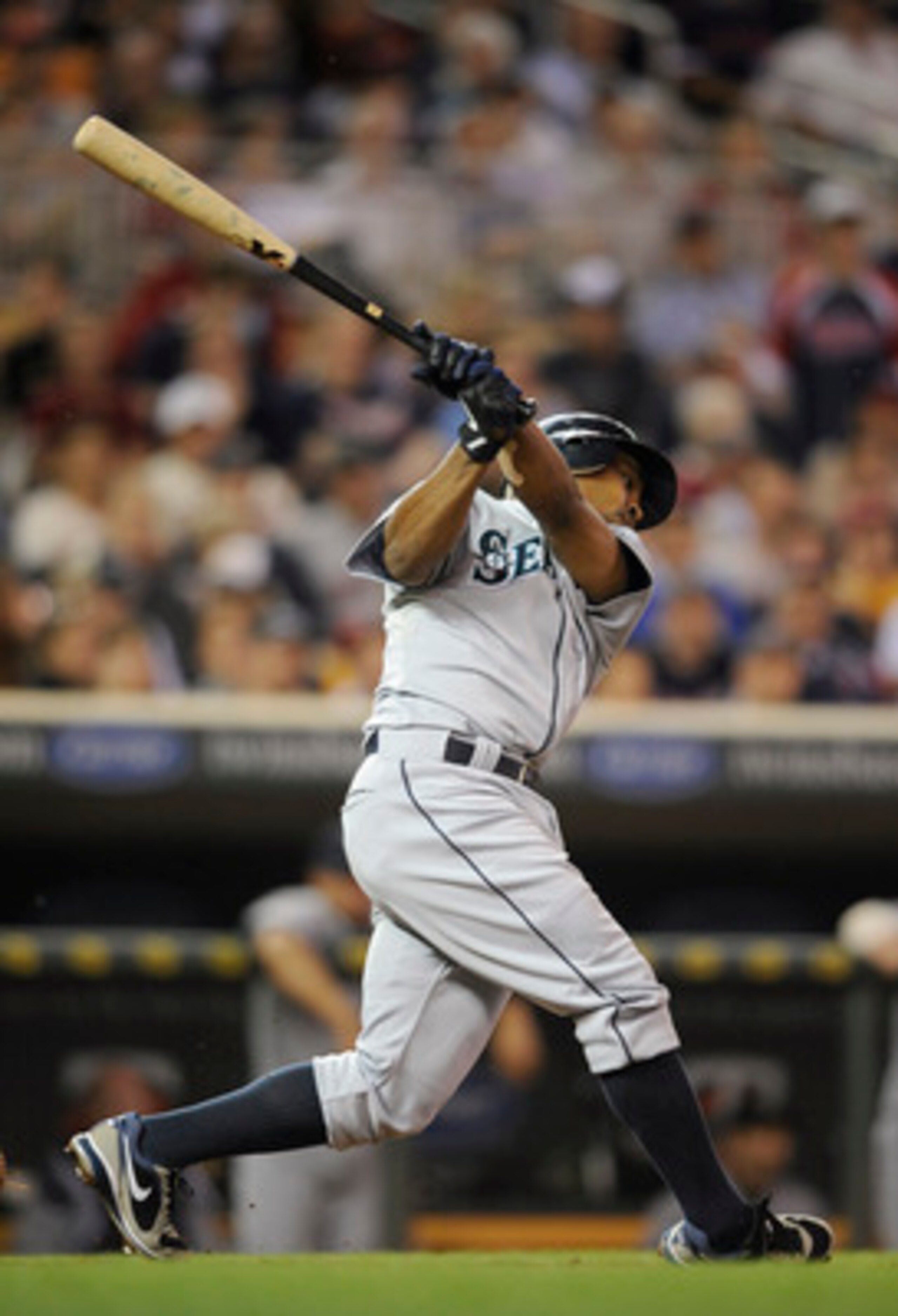 MINNEAPOLIS, MN - MAY 23: Chone Figgins #9 of the Seattle Mariners bats against the Minnesota Twins during their game on May 23, 2011 at Target Field in Minneapolis, Minnesota. The Rockies won 6-5. (Photo by Hannah Foslien/Getty Images) MINNEAPOLIS, MN - MAY 23: Chone Figgins #9 of the Seattle Mariners bats against the Minnesota Twins during their game on May 23, 2011 at Target Field in Minneapolis, Minnesota. The Rockies won 6-5. (Photo by Hannah Foslien/Getty Images)
