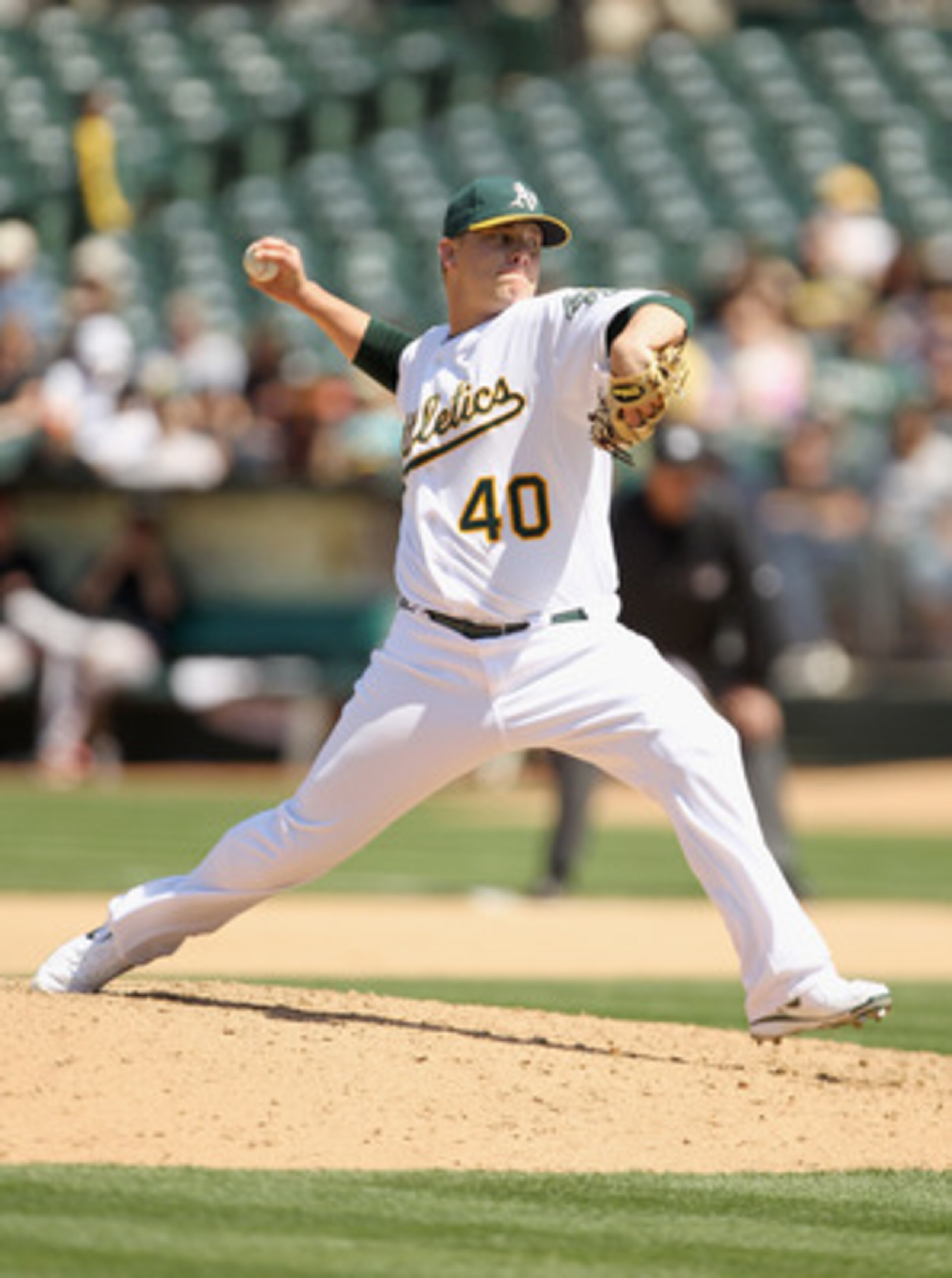 OAKLAND, CA - MAY 29:  Andrew Bailey #40 of the Oakland Athletics pitches against the Baltimore Orioles at Oakland-Alameda County Coliseum on May 29, 2011 in Oakland, California.  (Photo by Ezra Shaw/Getty Images)