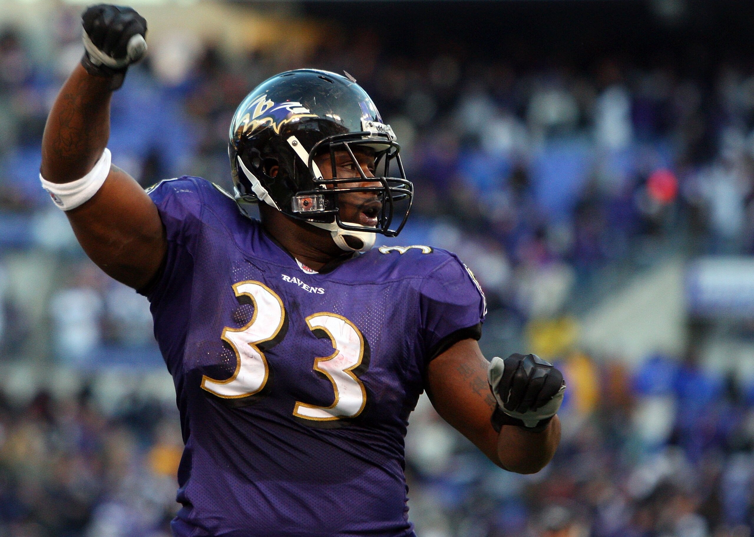 BALTIMORE - NOVEMBER 23: LeRon McClain #33 of the Baltimore Ravens celebrates his touchdown against the Philadelphia Eagles on November 23, 2008 at M&T Bank Stadium in Baltimore, Maryland. The Ravens defeated the Eagles 36-7. (Photo by Jim McIsaac/Getty BALTIMORE - NOVEMBER 23: LeRon McClain #33 of the Baltimore Ravens celebrates his touchdown against the Philadelphia Eagles on November 23, 2008 at M&T Bank Stadium in Baltimore, Maryland. The Ravens defeated the Eagles 36-7. (Photo by Jim McIsaac/Getty