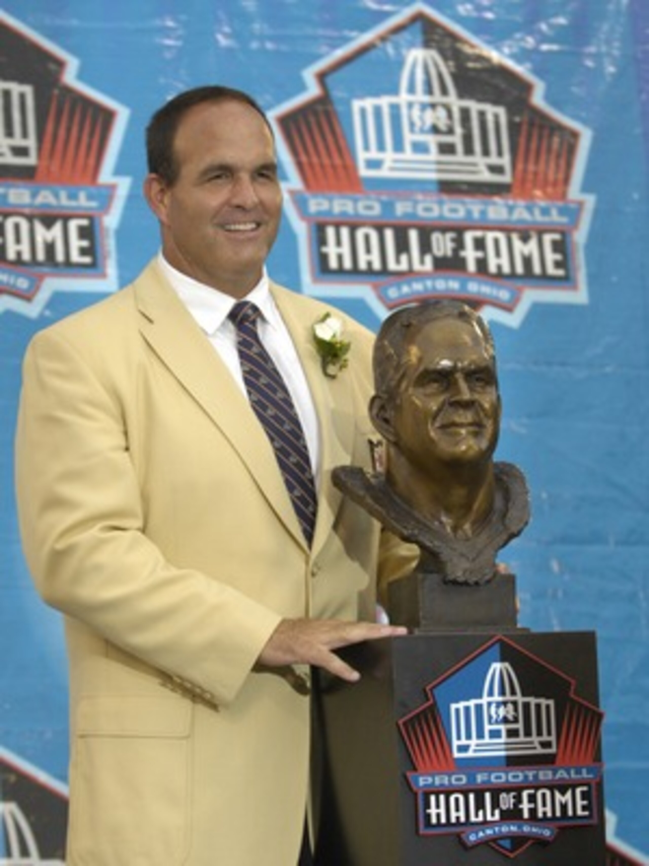 CANTON, OH - AUGUST 04: Bruce Matthews poses with his bust during the Class of 2007 Pro Football Hall of Fame Enshrinement Ceremony August 4, 2007 in Canton, Ohio. (Photo by Al Messerschmidt/Getty Images) CANTON, OH - AUGUST 04: Bruce Matthews poses with his bust during the Class of 2007 Pro Football Hall of Fame Enshrinement Ceremony August 4, 2007 in Canton, Ohio. (Photo by Al Messerschmidt/Getty Images)