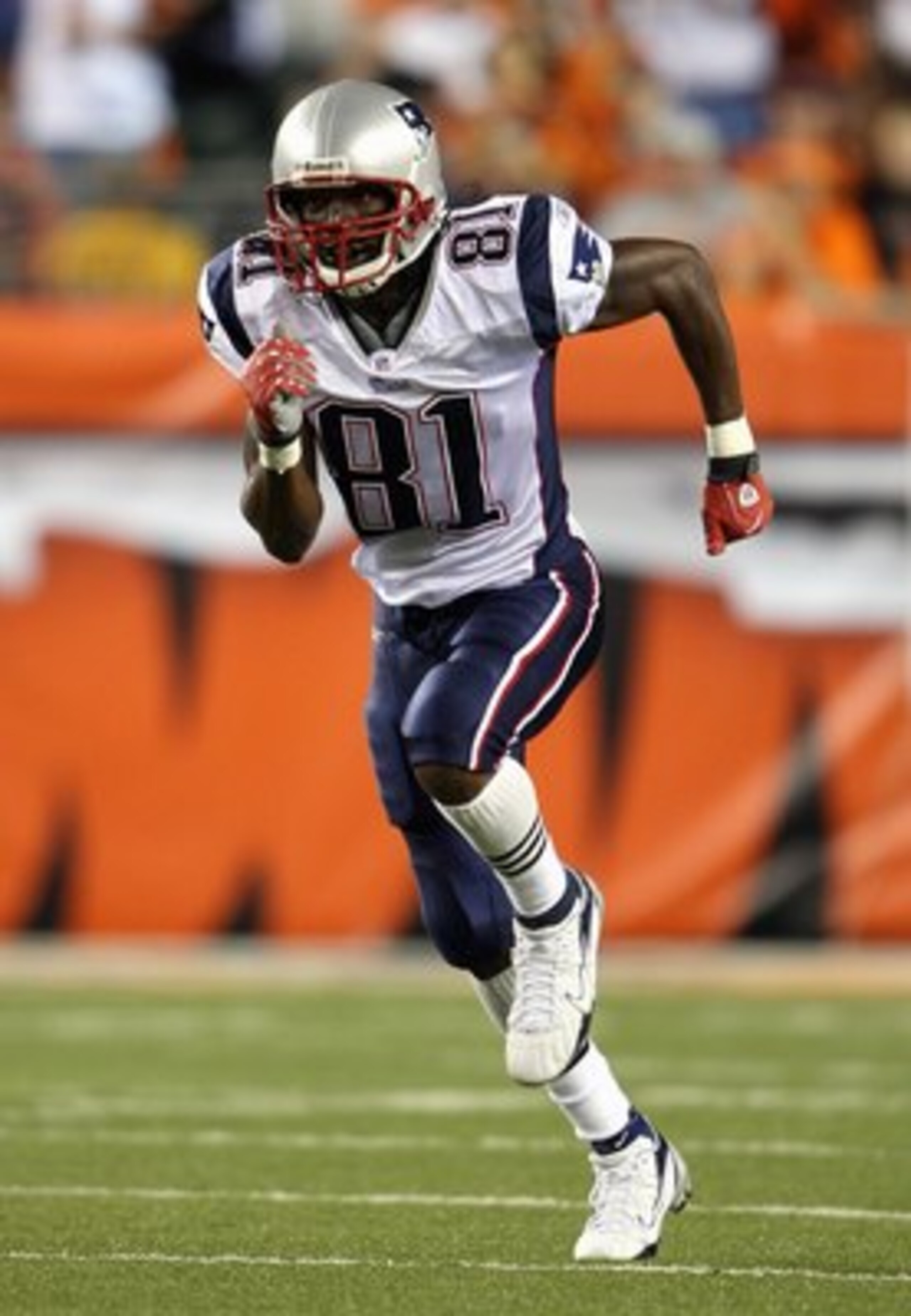 CINCINNATI - OCTOBER 1: Randy Moss #81 of the New England Patriots runs upfield against the Cincinnati Bengals during the NFL game on October 1, 2007 at Paul Brown Stadium in Cincinnati, Ohio. (Photo by Andy Lyons/Getty Images) CINCINNATI - OCTOBER 1: Randy Moss #81 of the New England Patriots runs upfield against the Cincinnati Bengals during the NFL game on October 1, 2007 at Paul Brown Stadium in Cincinnati, Ohio. (Photo by Andy Lyons/Getty Images)