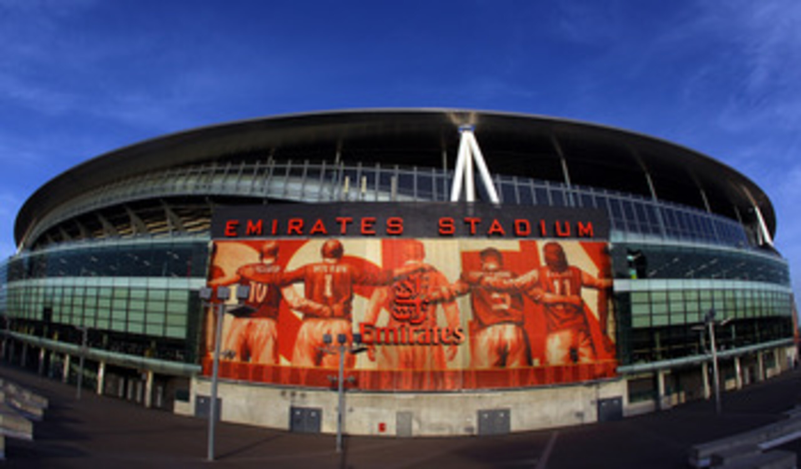 LONDON, UNITED KINGDOM - FEBRUARY 24: A general view of the Emirates Stadium, home of Arsenal Football Club on February 24, 2011 in London, England. (Photo by Julian Finney/Getty Images) LONDON, UNITED KINGDOM - FEBRUARY 24: A general view of the Emirates Stadium, home of Arsenal Football Club on February 24, 2011 in London, England. (Photo by Julian Finney/Getty Images)