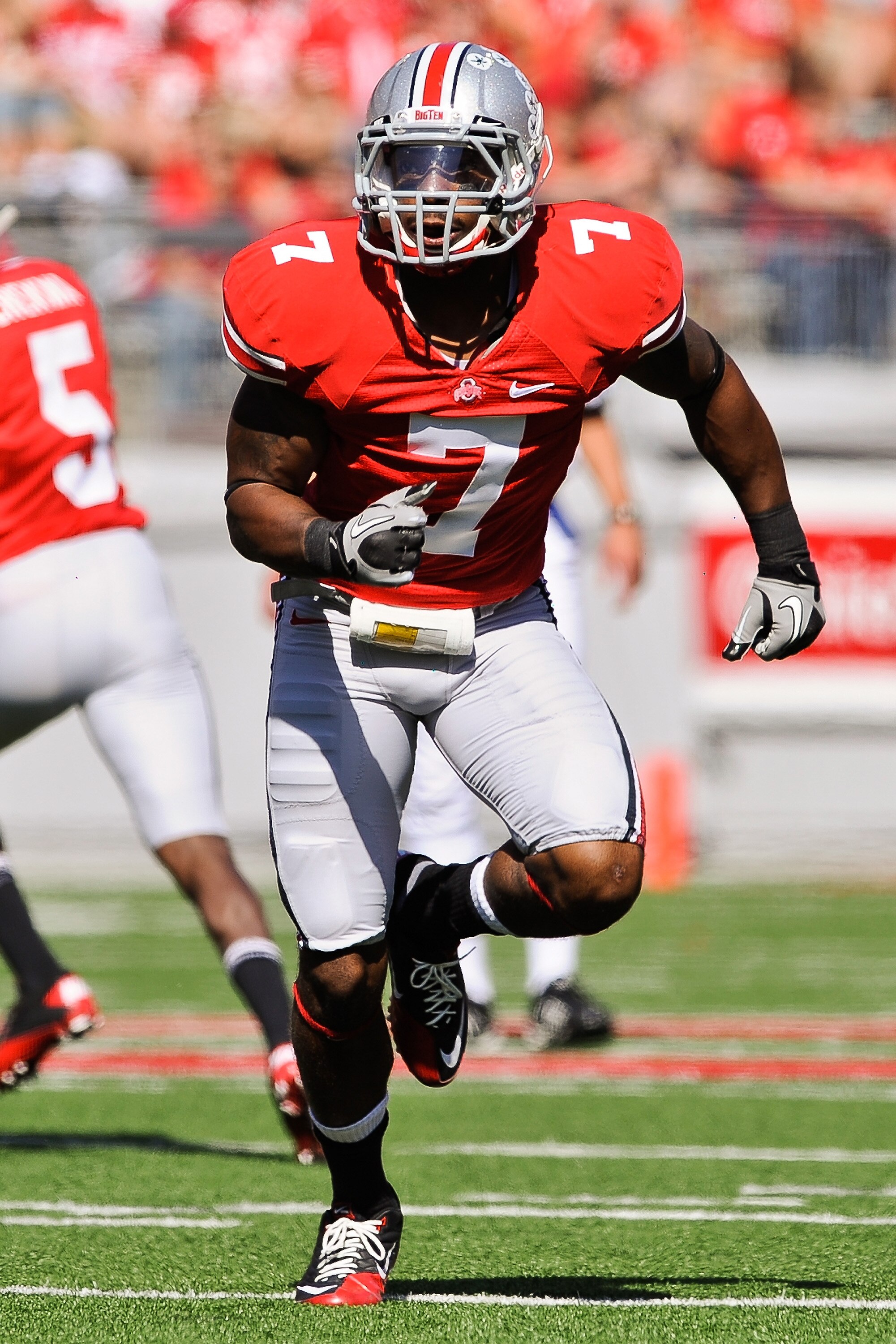 COLUMBUS, OH - OCTOBER 9:  Jermale Hines #7 of the Ohio State Buckeyes pursues the ballcarrier to make a tackle against the Indiana Hoosiers at Ohio Stadium on October 9, 2010 in Columbus, Ohio.  (Photo by Jamie Sabau/Getty Images)