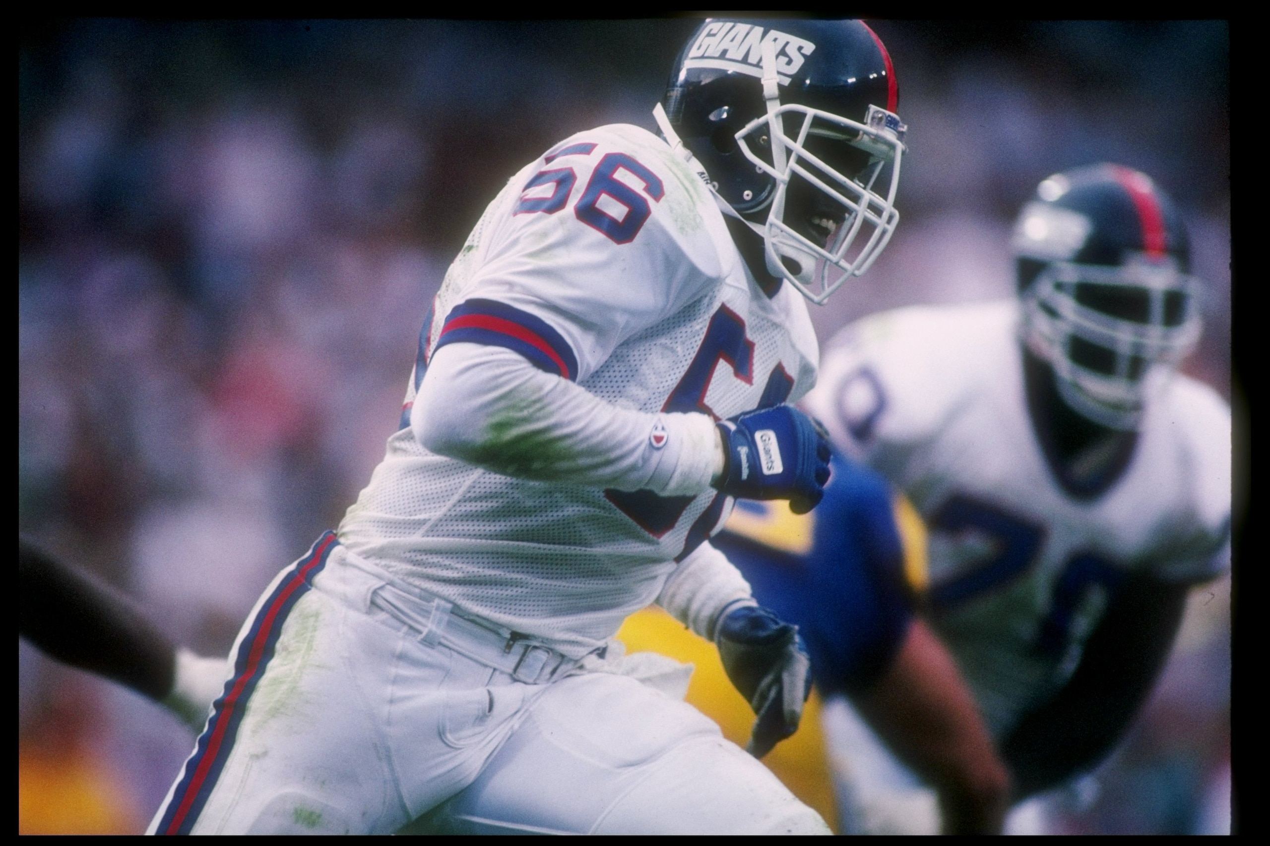 11 Nov 1990:  Linebacker Lawrence Taylor of the New York Giants moves down the field during a game against the Los Angeles Rams at Anaheim Stadium in Anaheim, California.  The Giants won the game, 31-7. Mandatory Credit: Mike Powell  /Allsport
