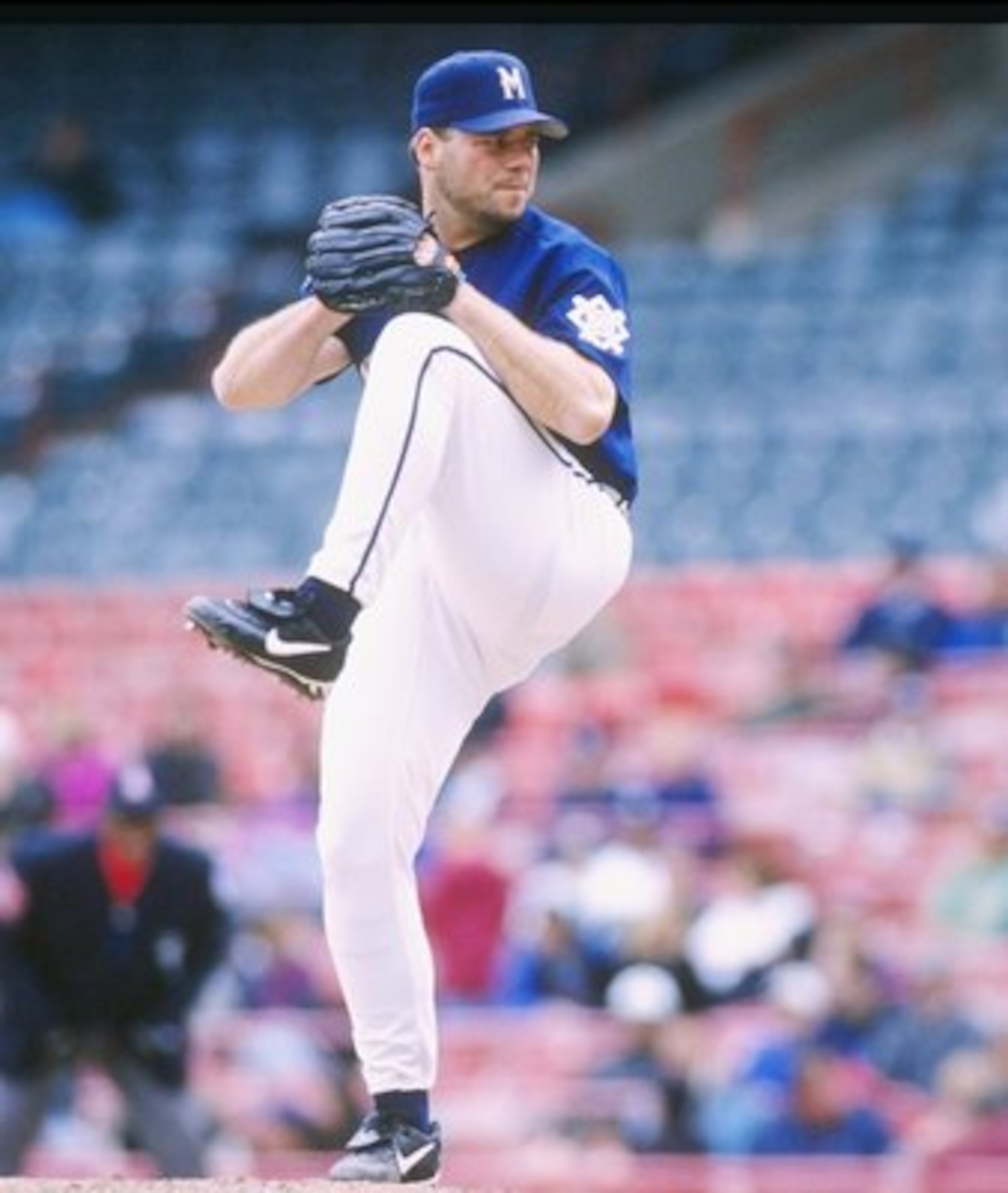 13 May 1997:  Pitcher Greg Hibbard of the Milwaukee Brewers throws a pitch during a game against the Seattle Mariners at County Stadium in Milwaukee, Wisconsin.  The Mariners won the game 2-1. Mandatory Credit: Matthew Stockman  /Allsport