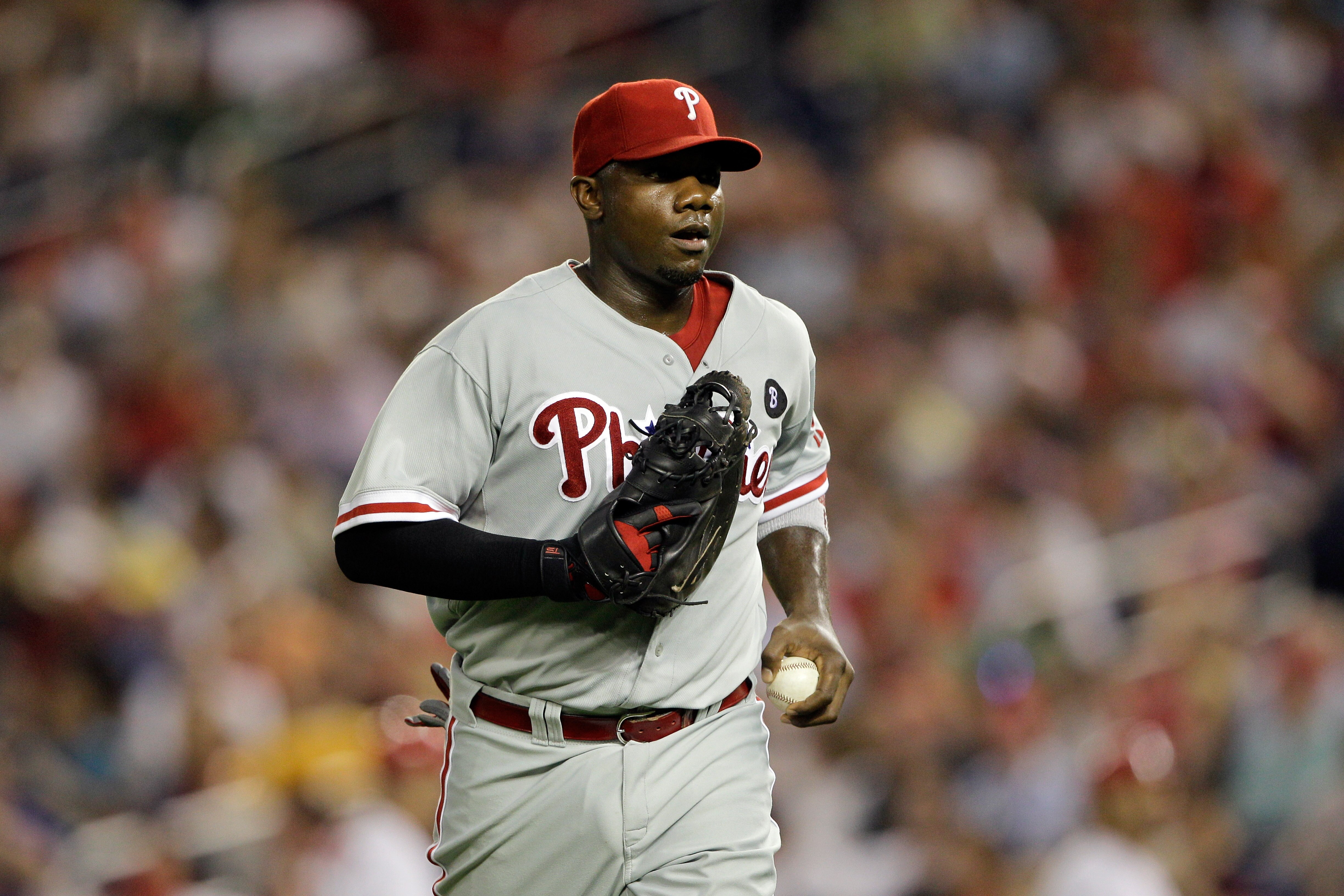 WASHINGTON, DC - MAY 31: Ryan Howard #6 of the Philadelphia Phillies in action against the Washington Nationals at Nationals Park on May 31, 2011 in Washington, DC. The Braves won 2-0. (Photo by Rob Carr/Getty Images)