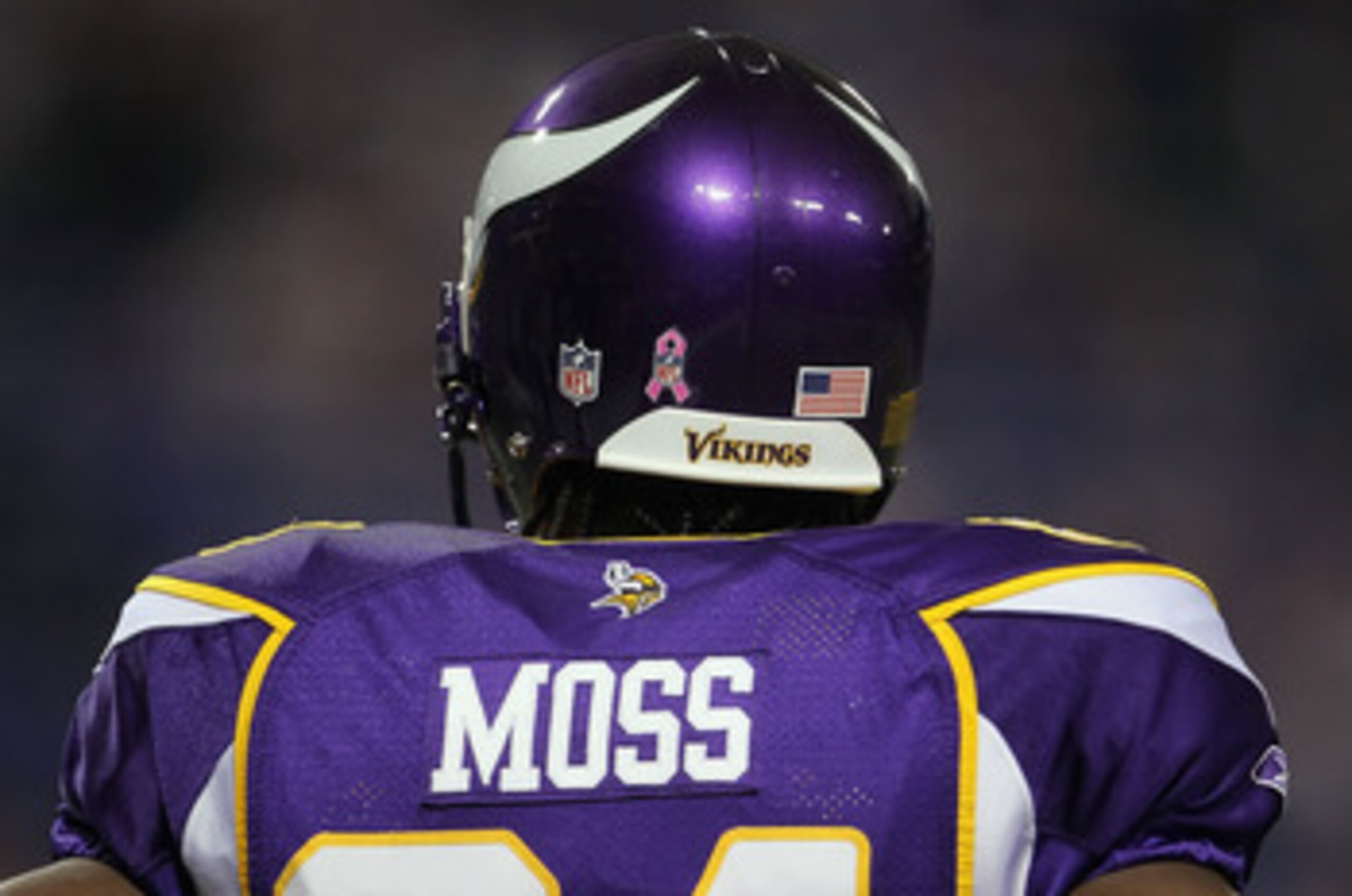 MINNEAPOLIS - OCTOBER 17:  Wide receiver Randy Moss #84 the Minnesota Vikings looks on prior to the start of the game against the Dallas Cowboys at Mall of America Field on October 17, 2010 in Minneapolis, Minnesota.  (Photo by Jeff Gross/Getty Images)