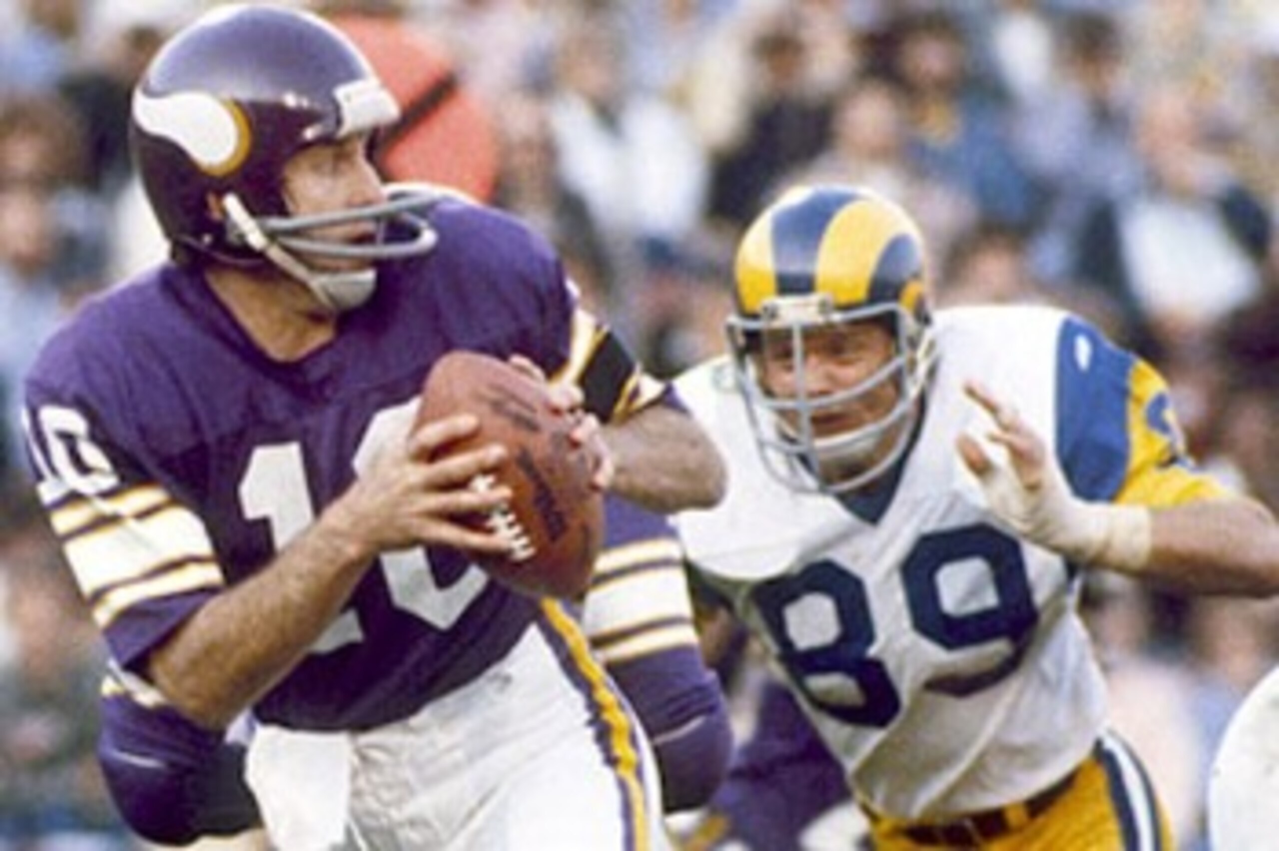 http://sayknowtotrivia.files.wordpress.com/2011/02/fran-tarkenton-scramble.jpg