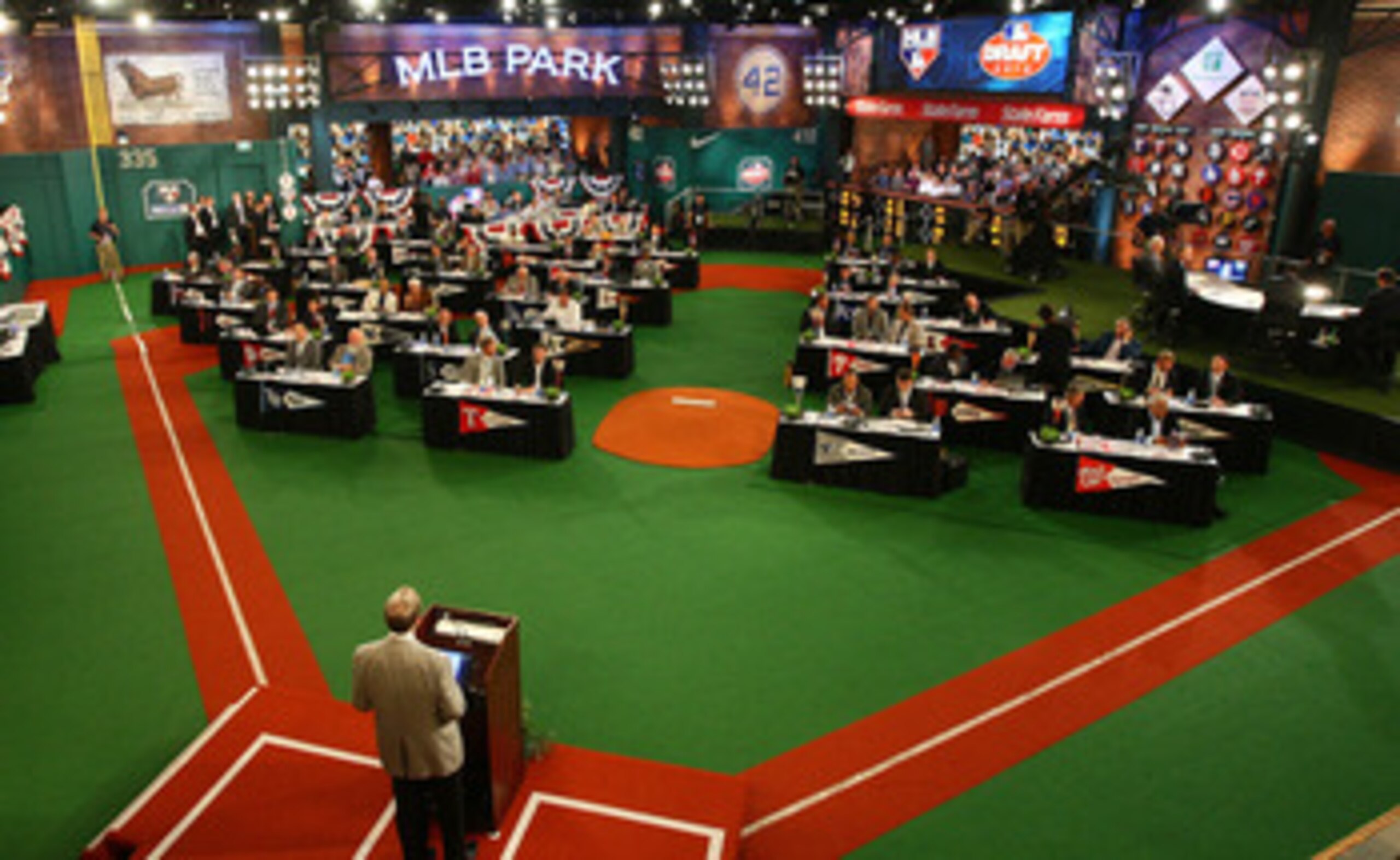 SECAUCUS, NJ - JUNE 07:  A general view of the MLB First Year Player Draft on June 7, 2010 held in Studio 42 at the MLB Network in Secaucus, New Jersey.  (Photo by Mike Stobe/Getty Images)